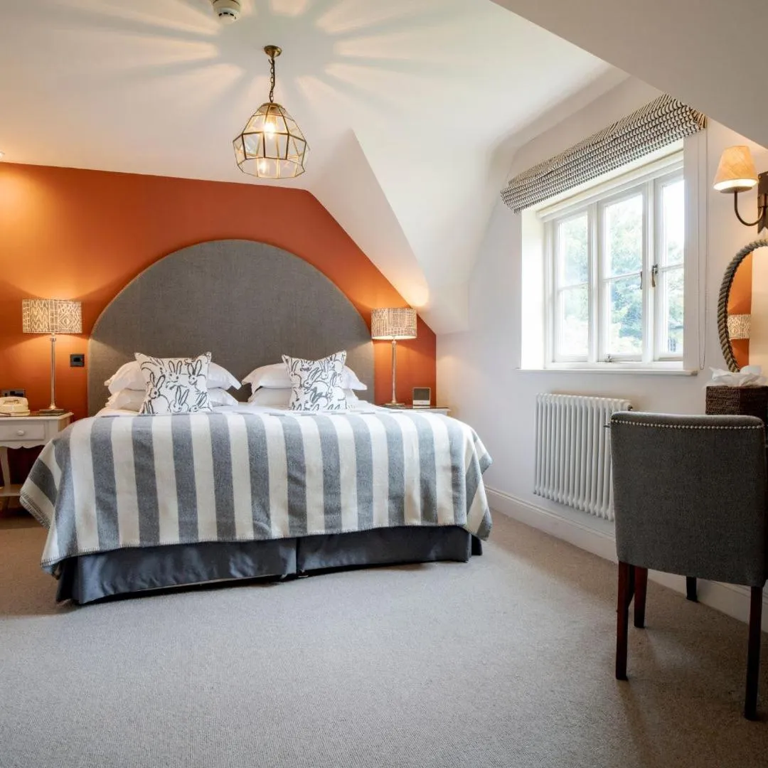 Bed in The Hare & Hounds Hotel