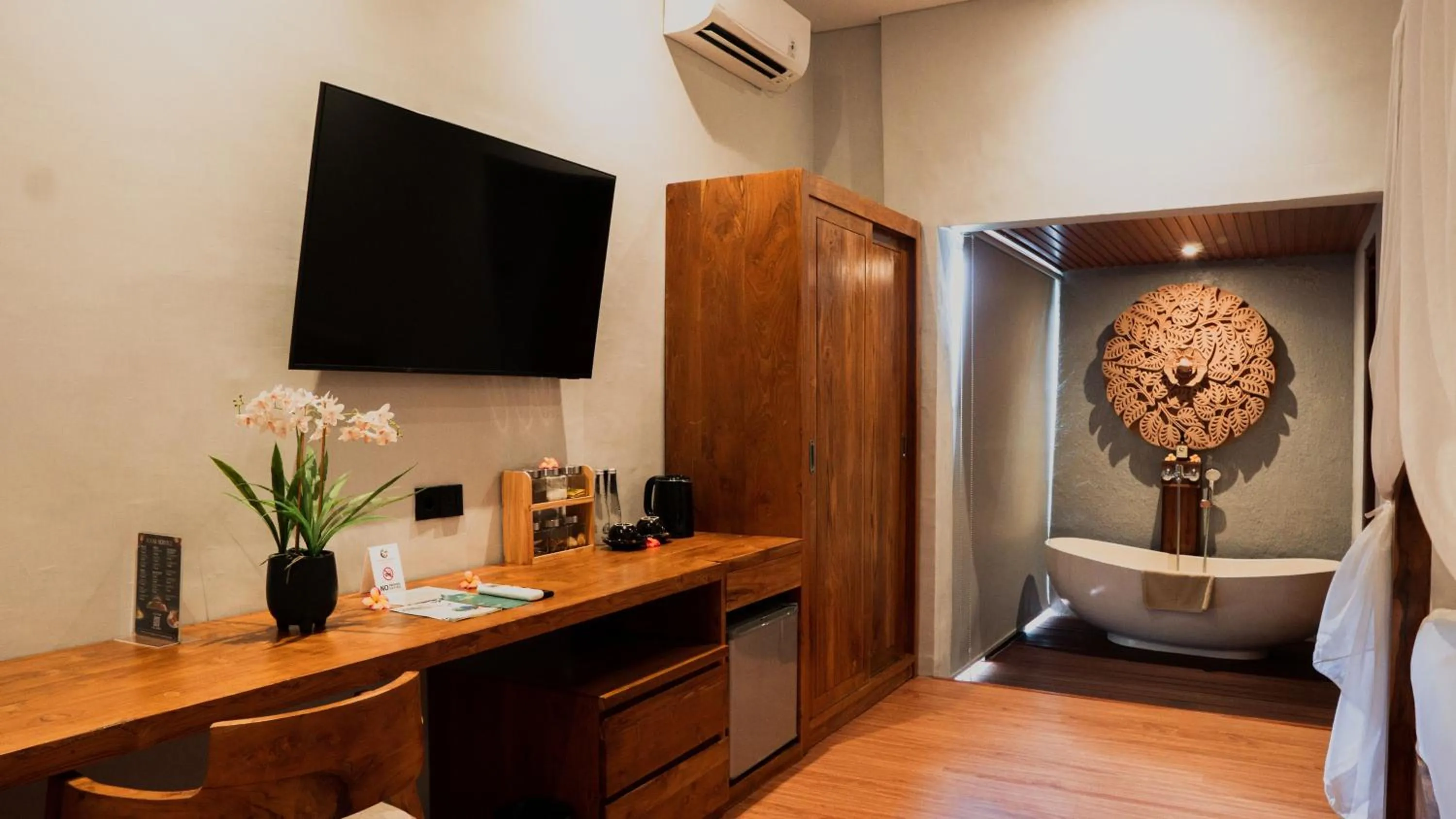 TV and multimedia, Bed in Lovina Haven Boutique Resort