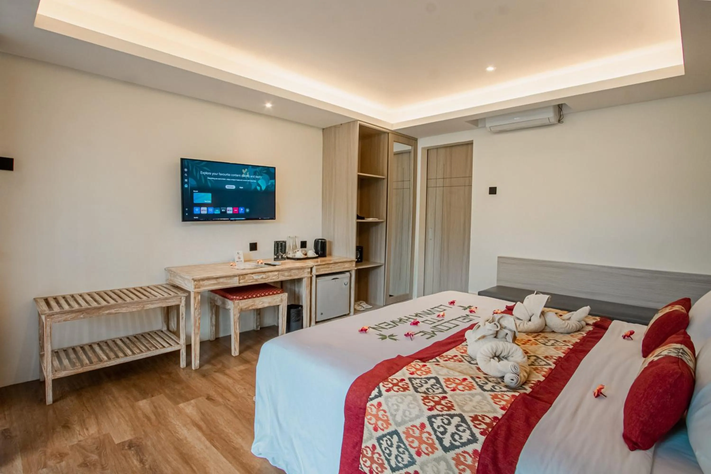 Bed in Lovina Haven Boutique Resort