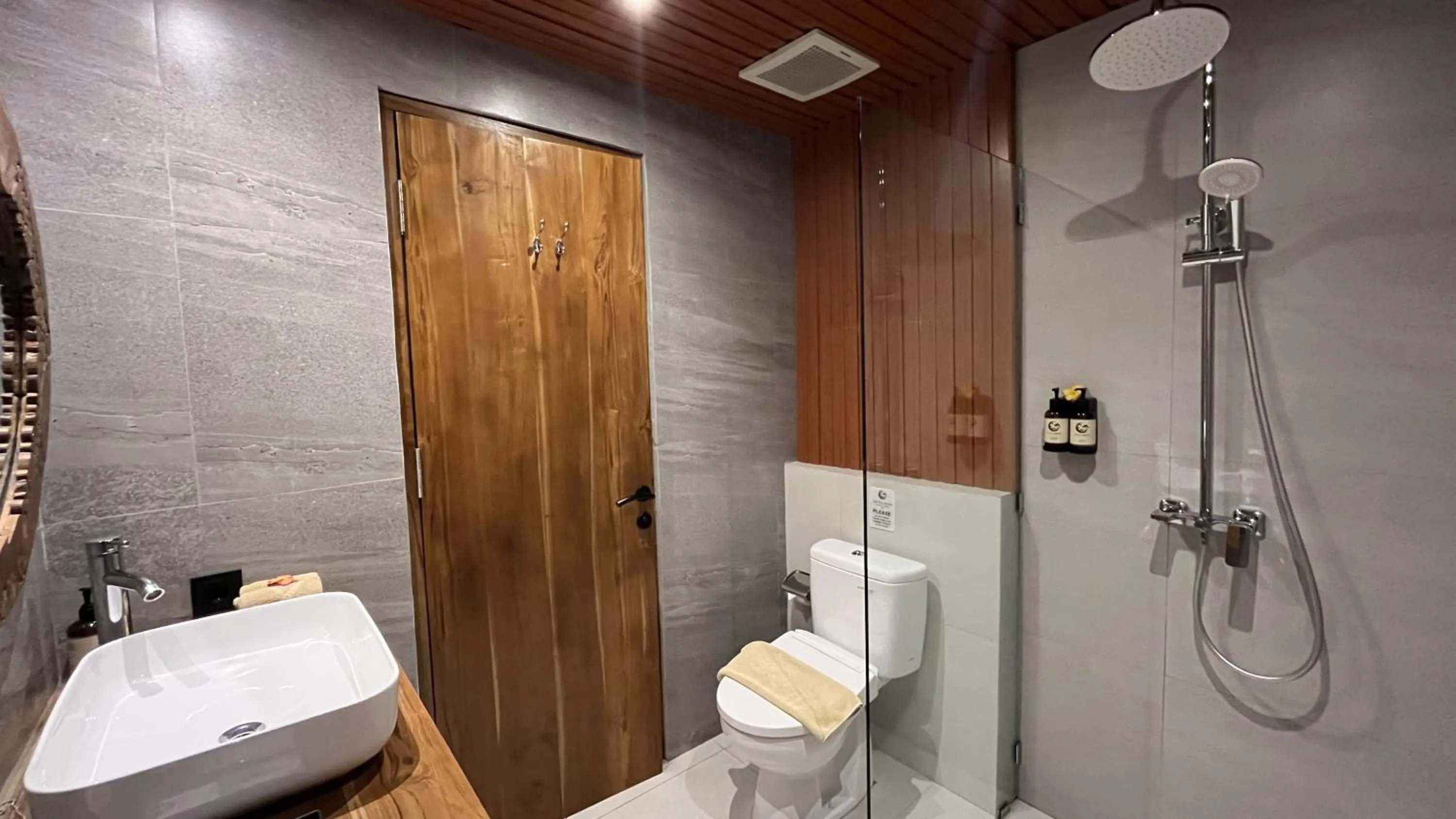 Shower in Lovina Haven Boutique Resort