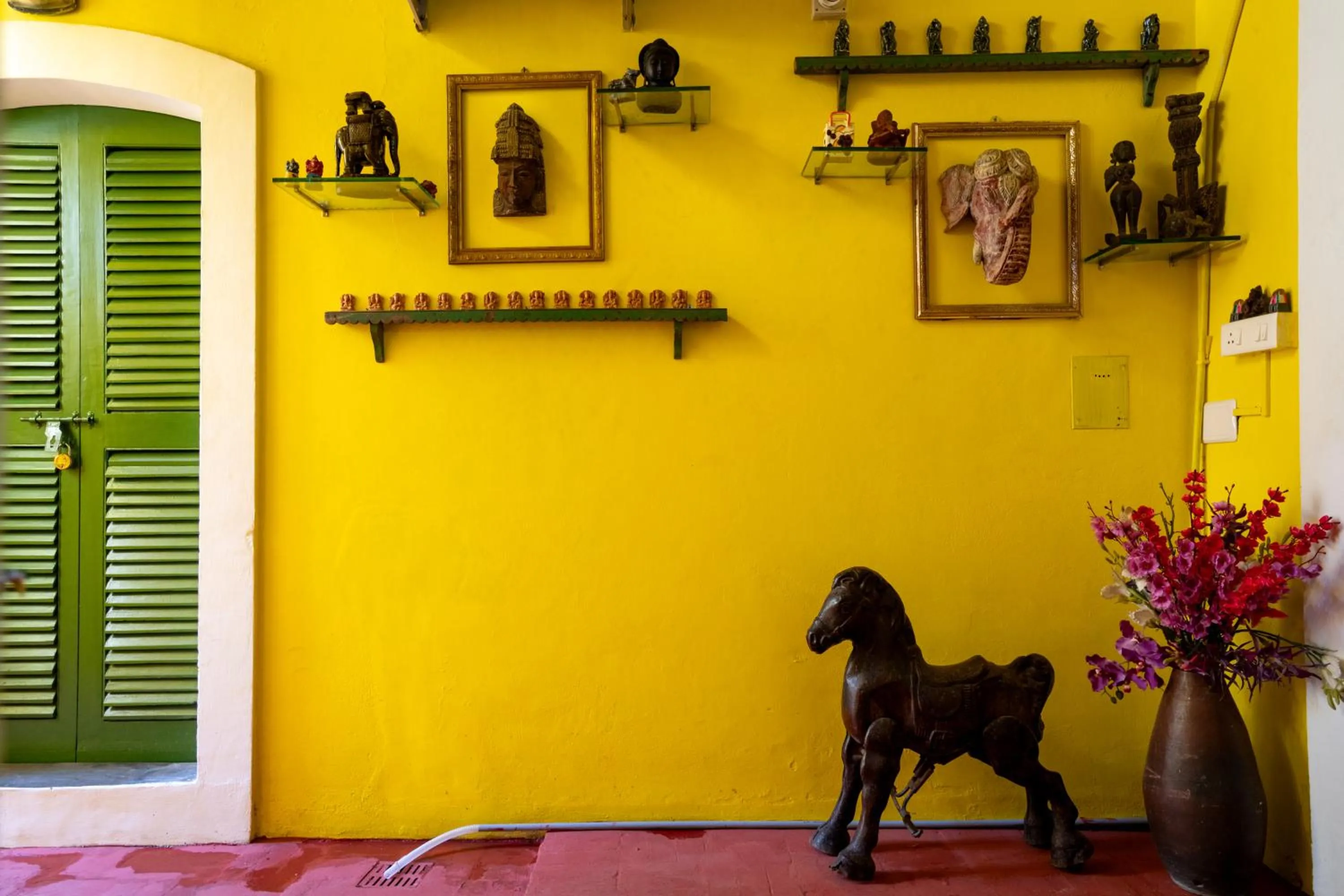 Decorative detail in Luigi Villa