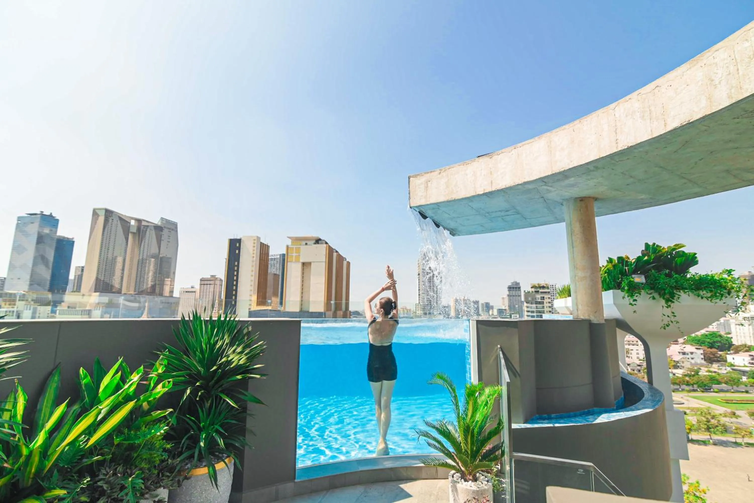 City view in Chaiya Palace Hotel