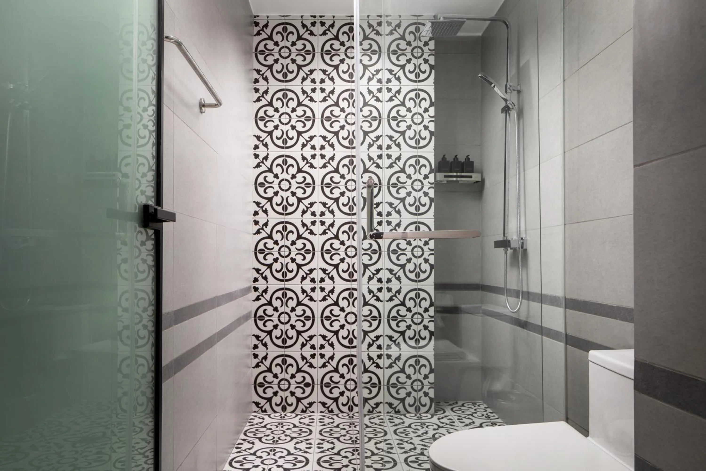 Bathroom in Chaiya Palace Hotel