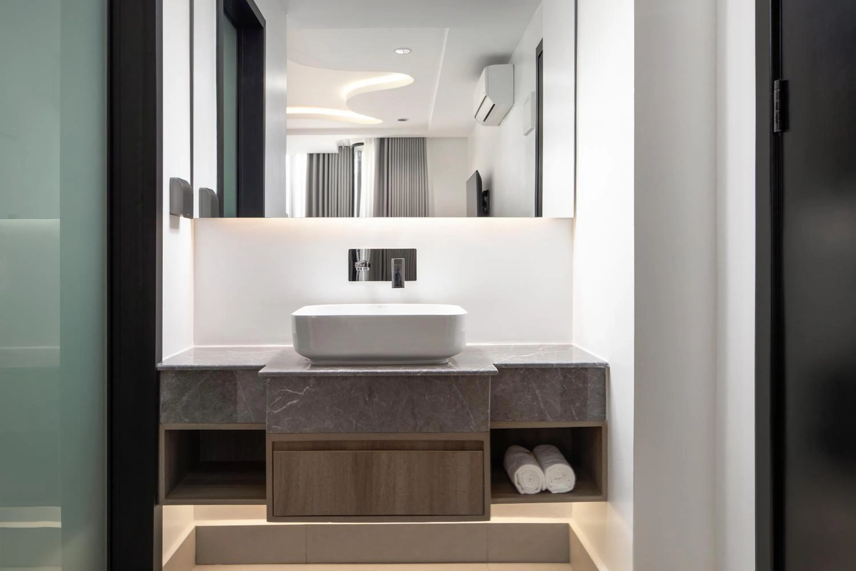 Bathroom in Chaiya Palace Hotel