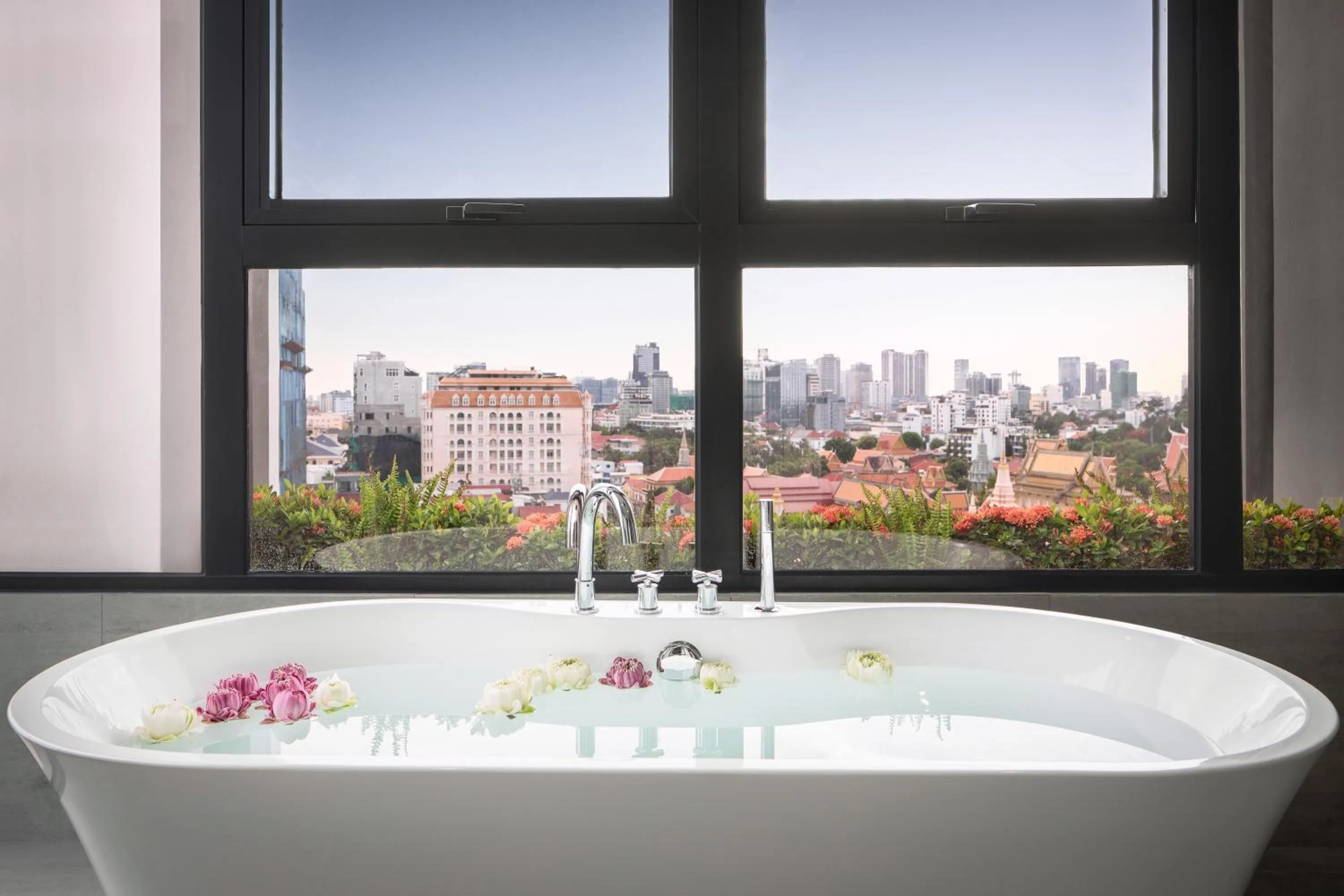 Hot Tub in Chaiya Palace Hotel