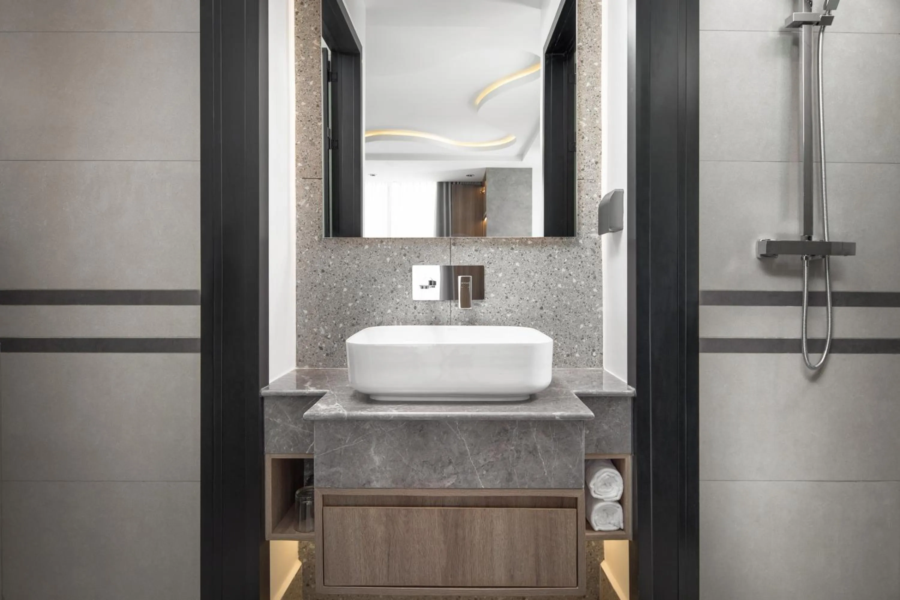 Bathroom in Chaiya Palace Hotel