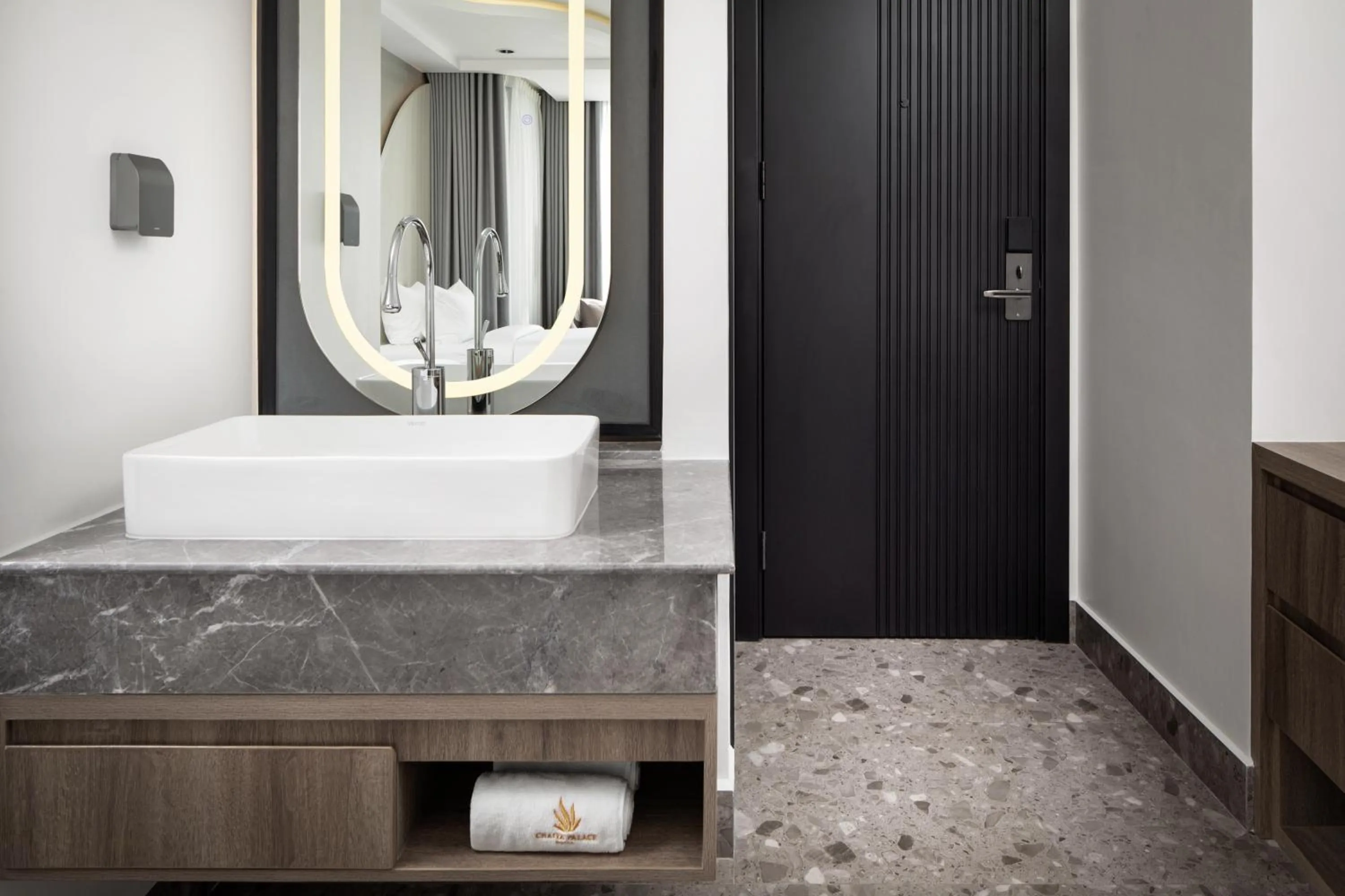 Bathroom in Chaiya Palace Hotel