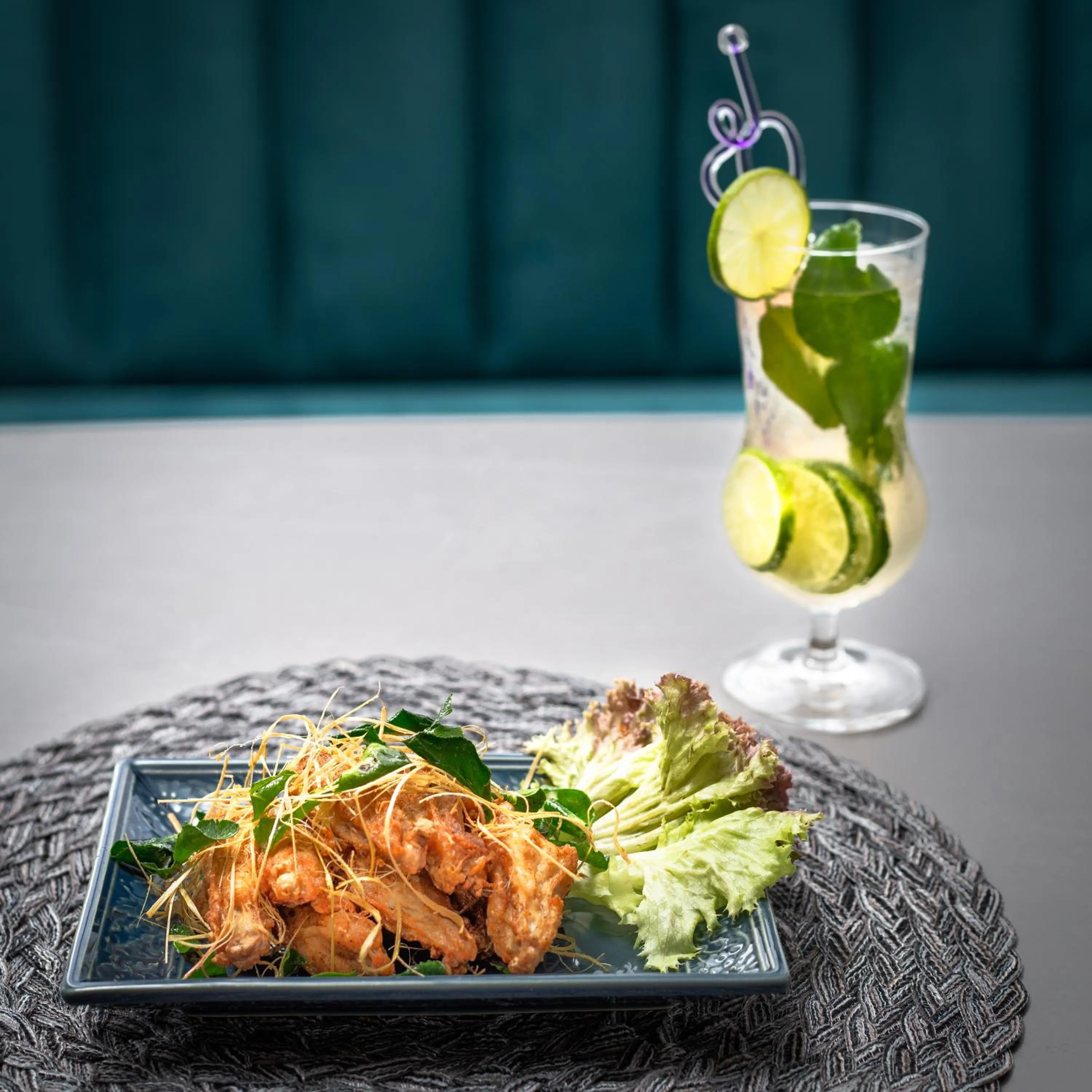 Restaurant/places to eat in Chaiya Palace Hotel