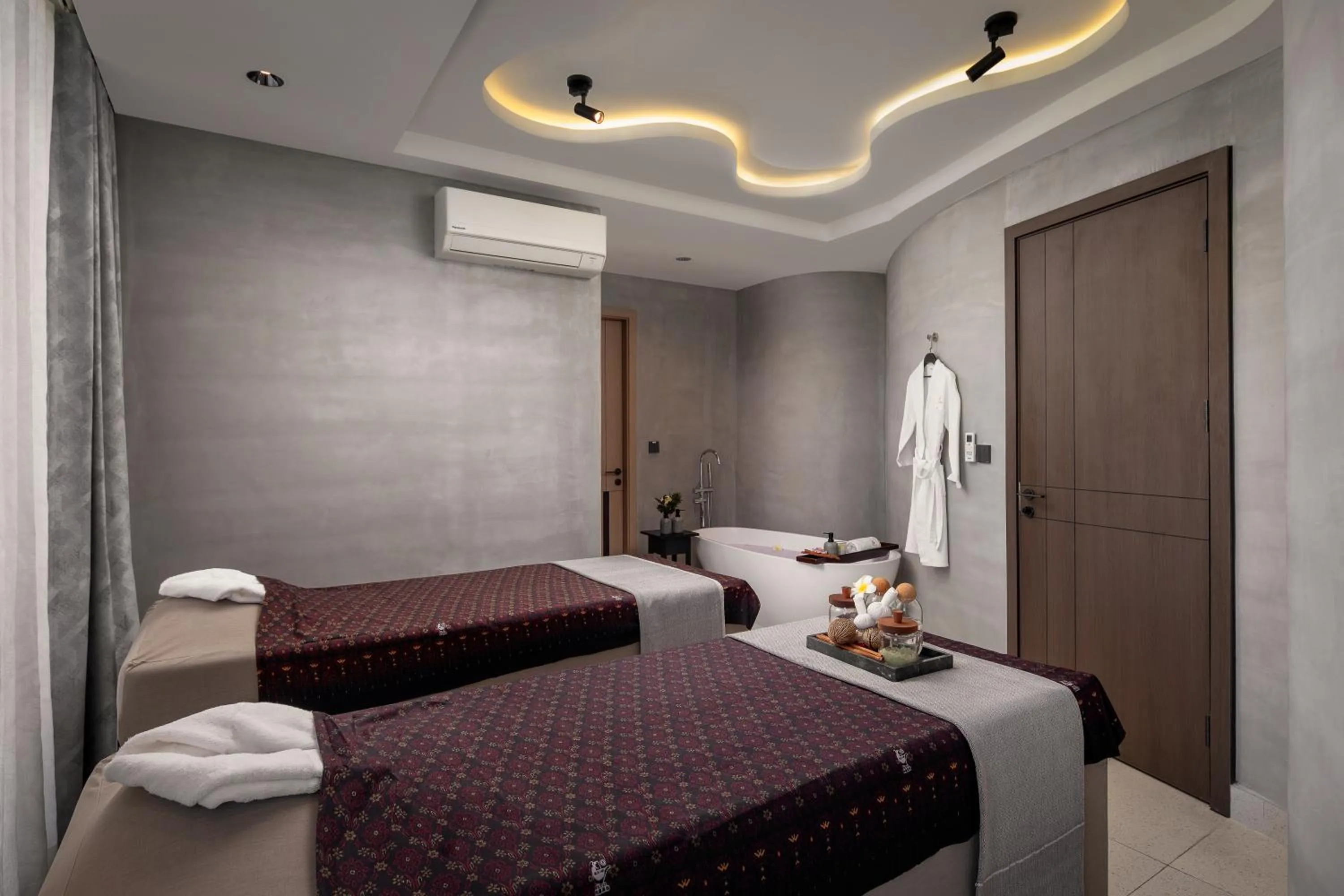 Spa and wellness centre/facilities, Bed in Chaiya Palace Hotel