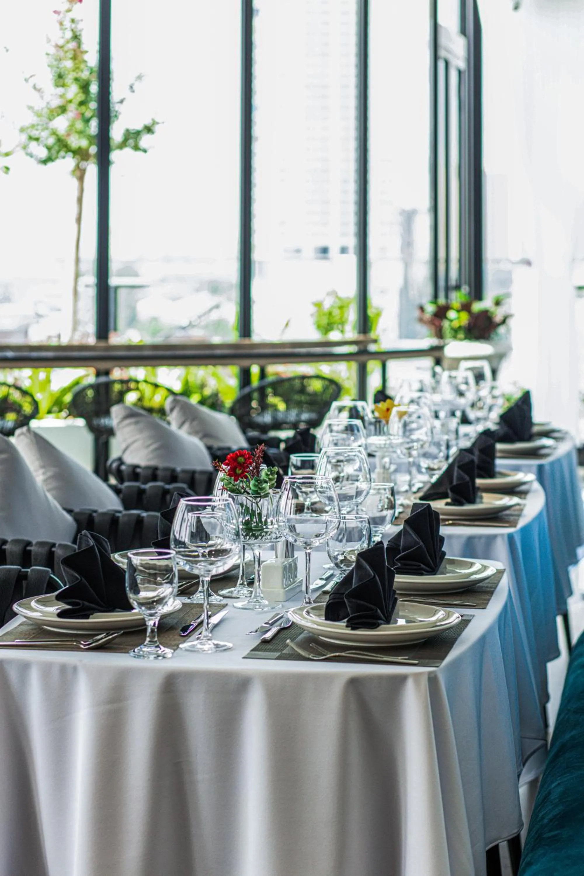 Restaurant/places to eat in Chaiya Palace Hotel