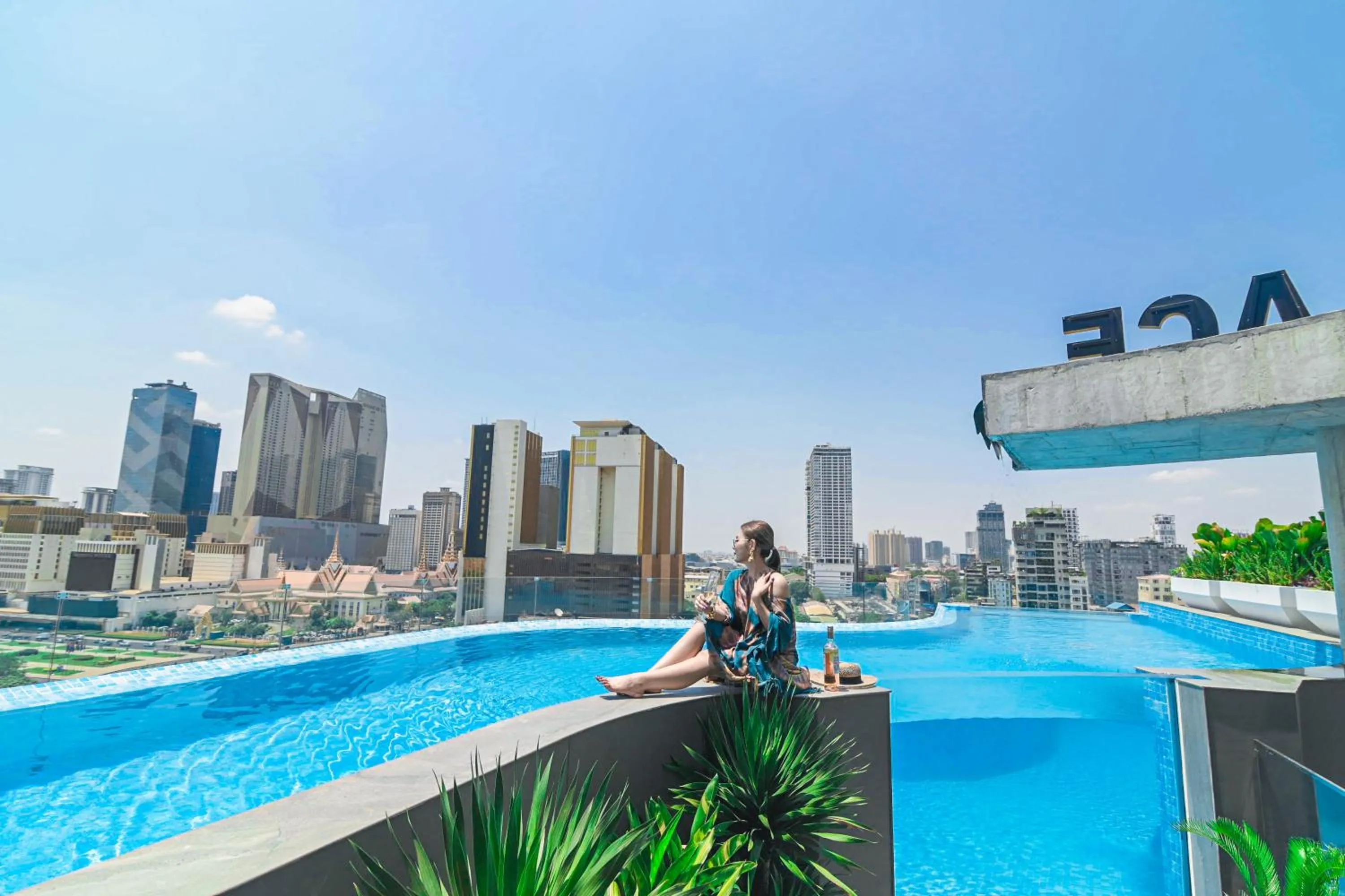 Day in Chaiya Palace Hotel