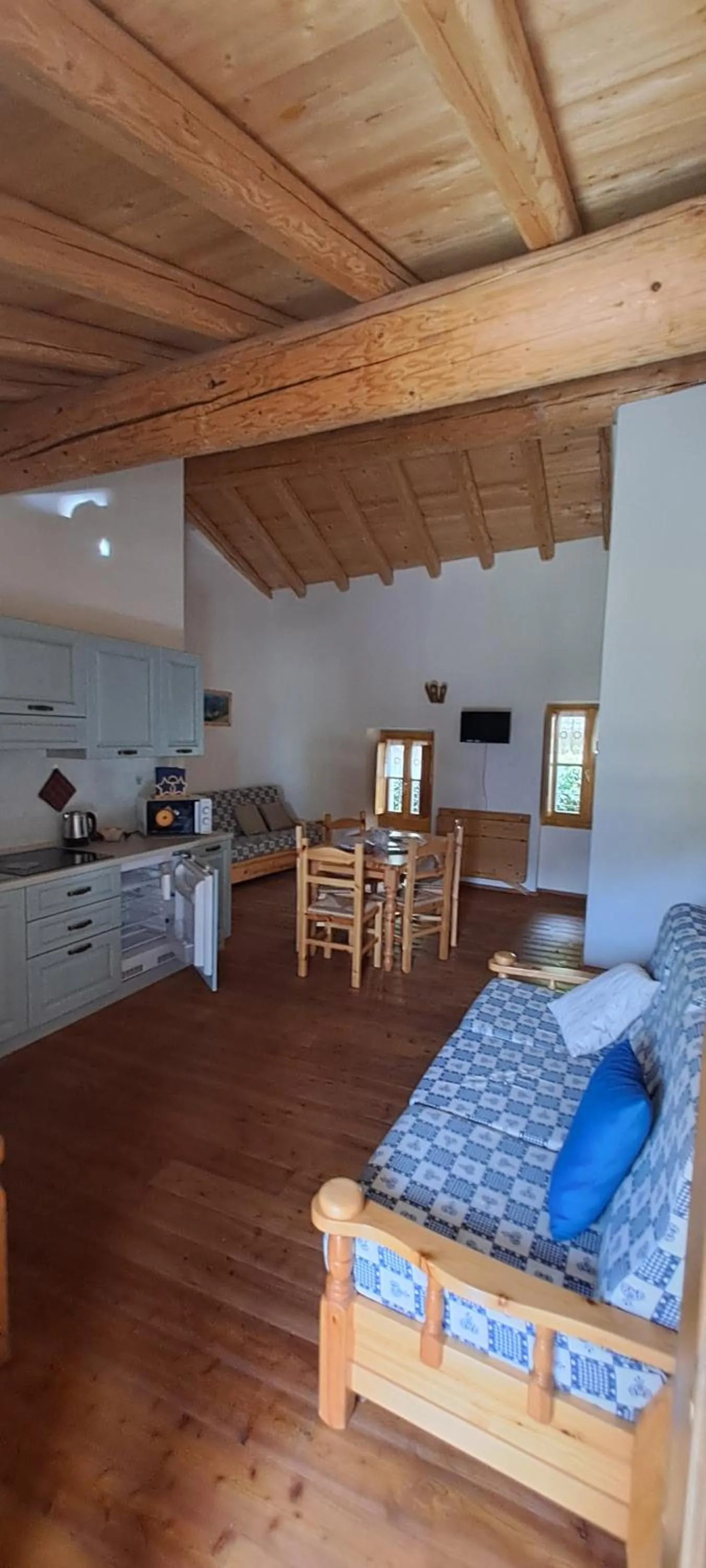 Seating area, Bed in ALBERGO DIFFUSO ORNICA NEL CUORE