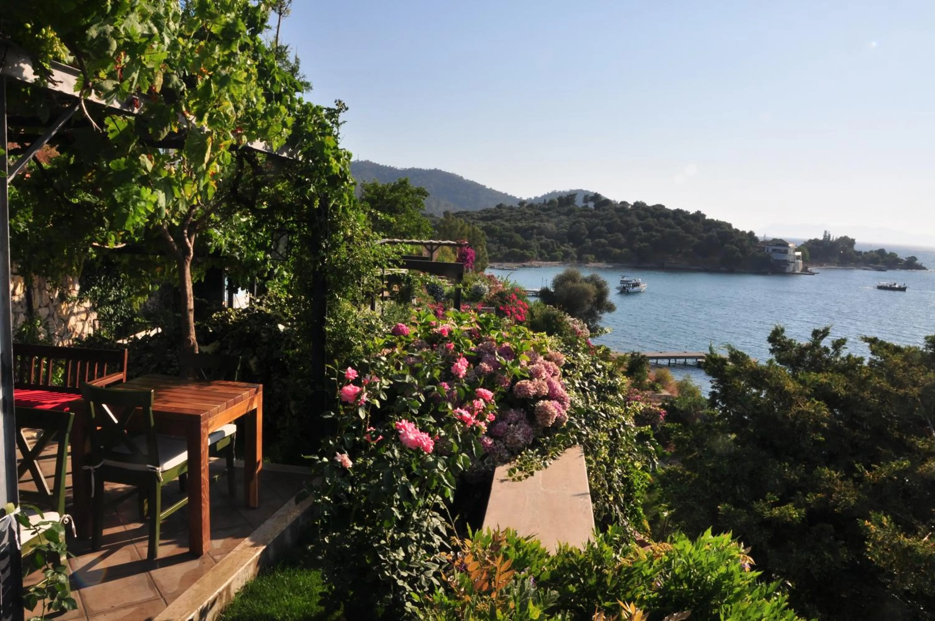 Lounge or bar in Ece Hotel Sovalye Island