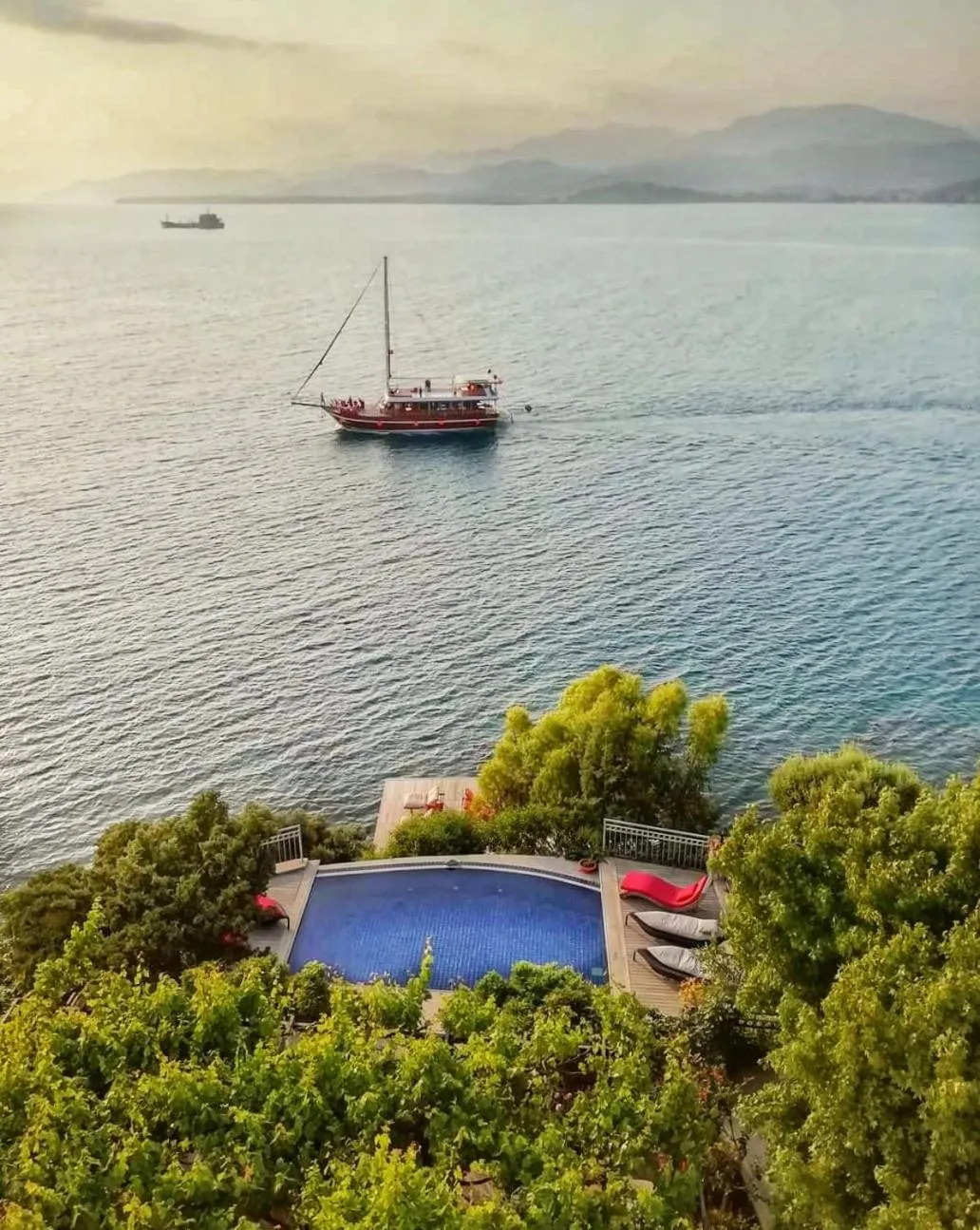 Pool view in Ece Hotel Sovalye Island