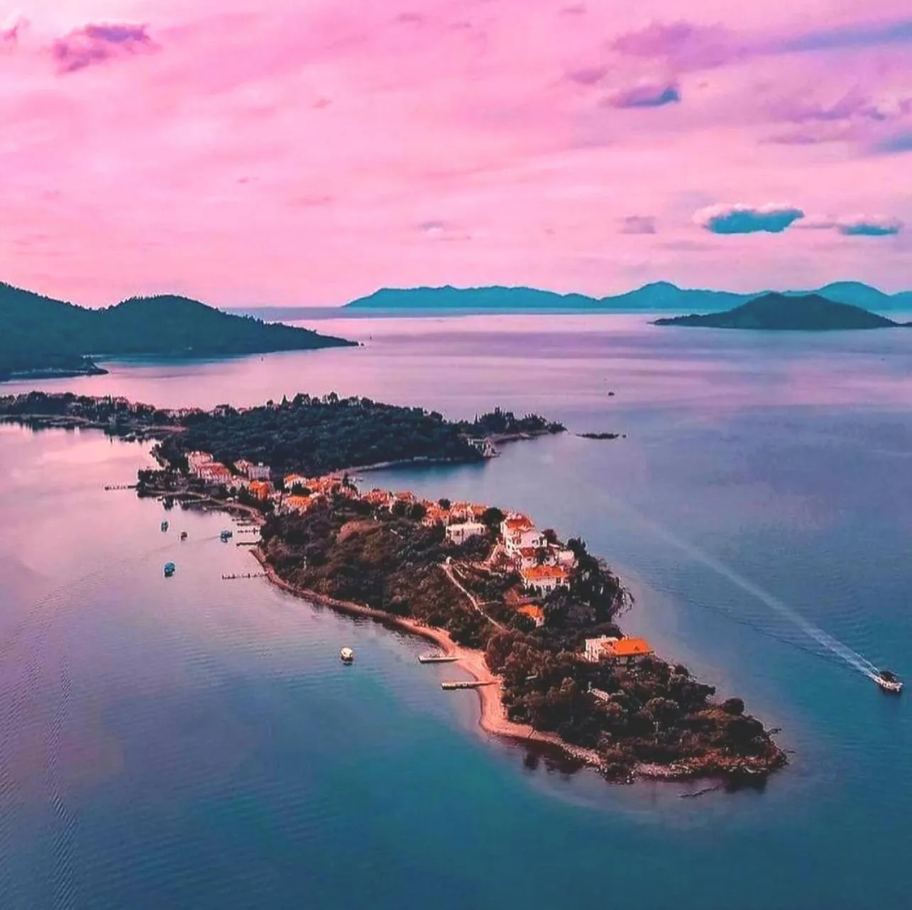 Location in Ece Hotel Sovalye Island