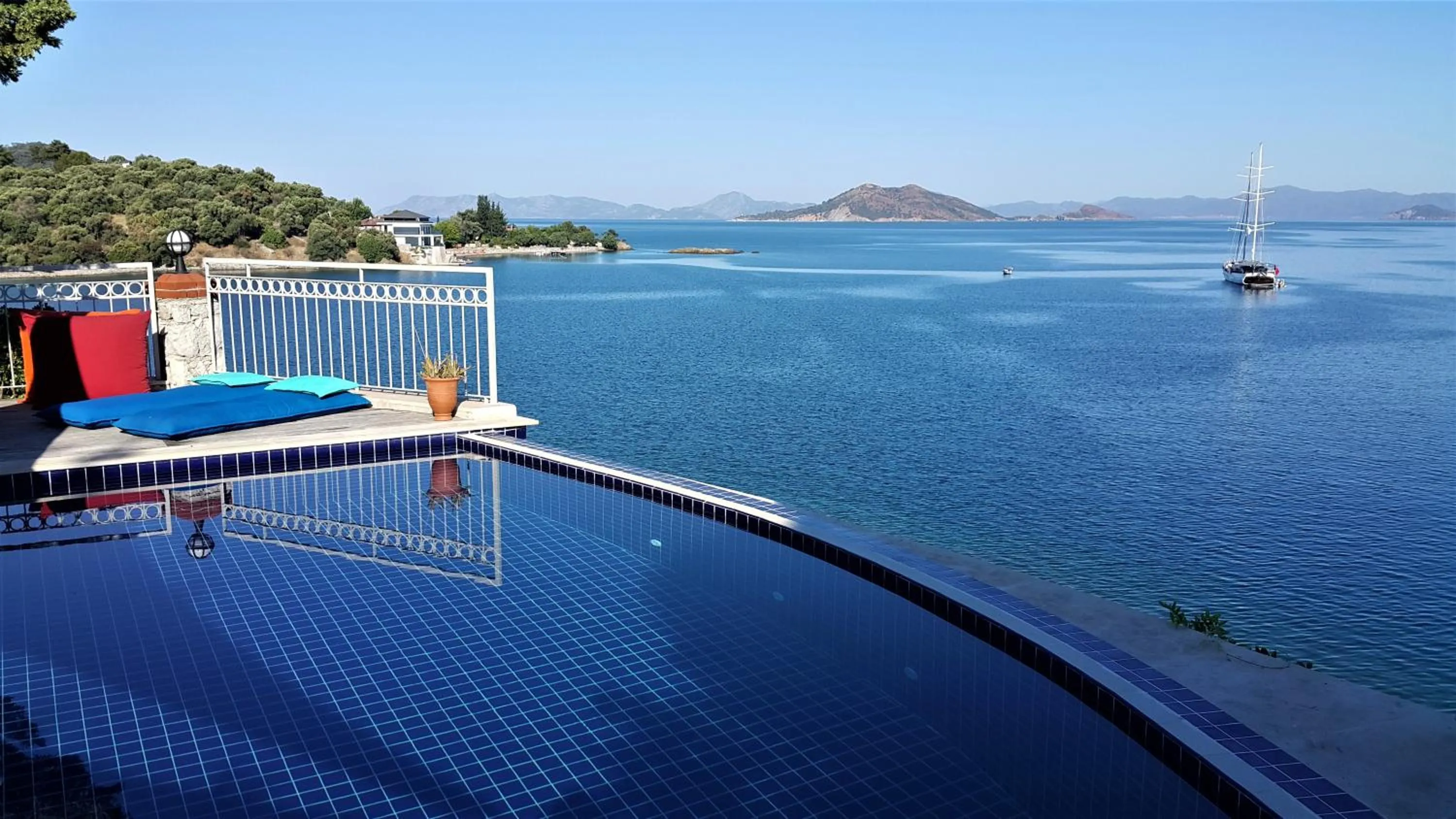 On site in Ece Hotel Sovalye Island