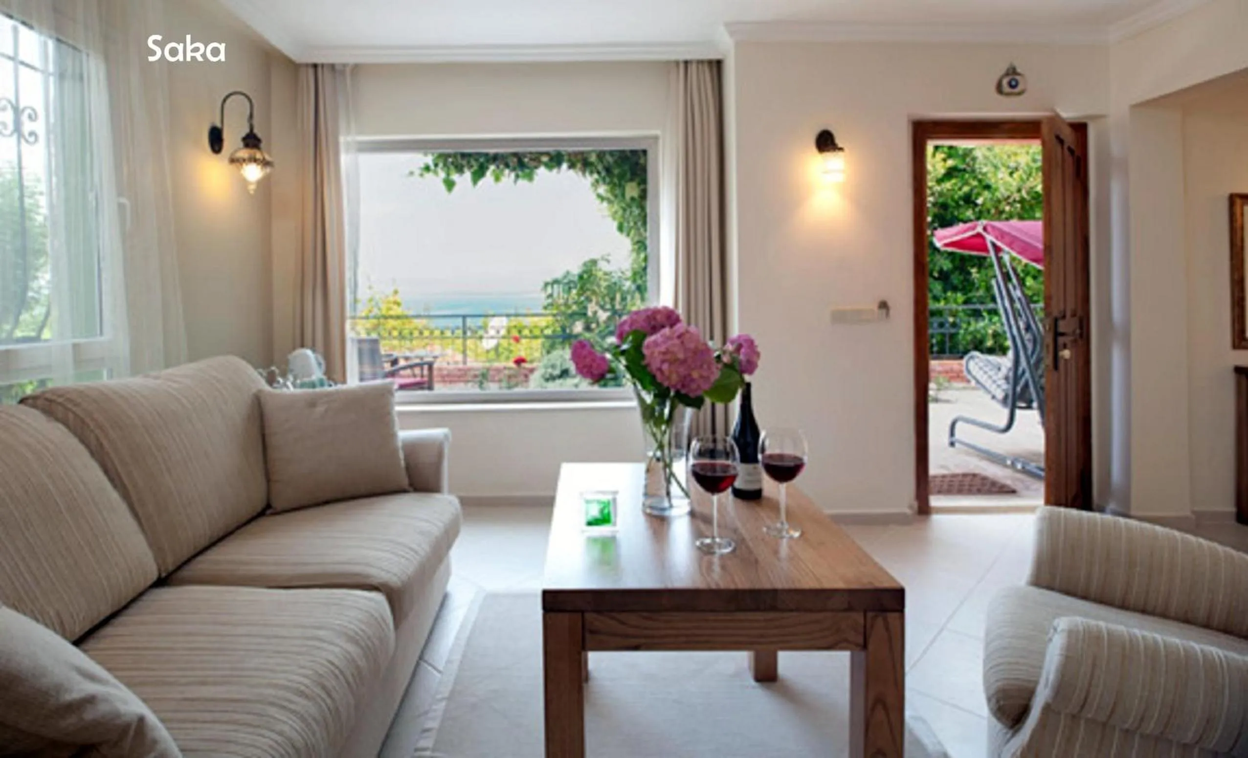 Seating area in Ece Hotel Sovalye Island