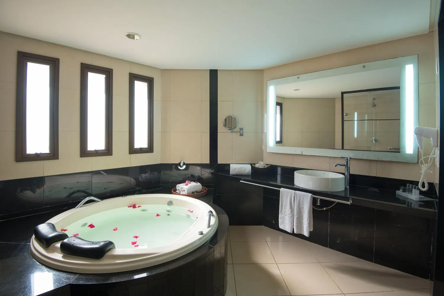 Bathroom in Vila Galé Resort Marés - All Inclusive