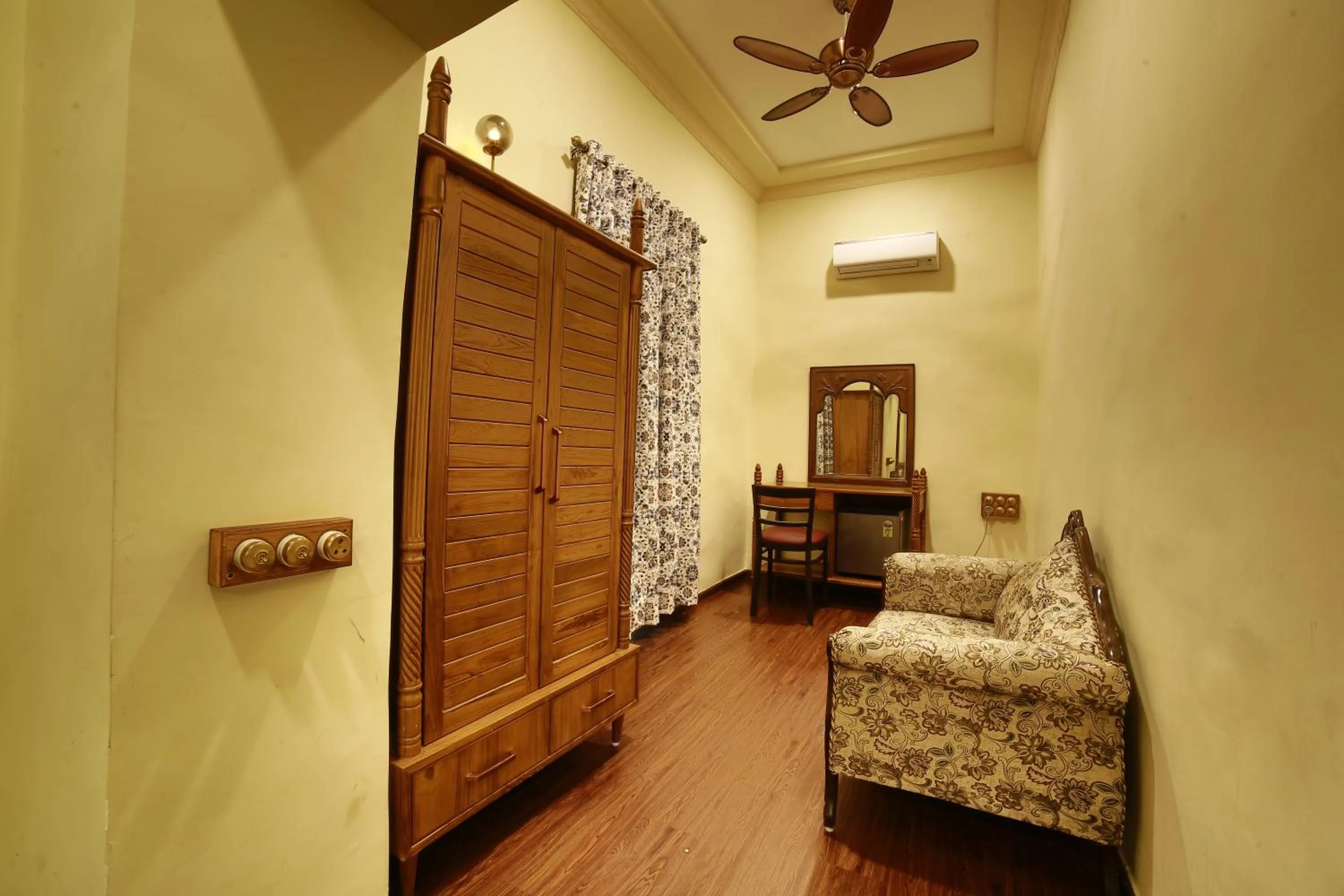 Seating area in Briars Heritage