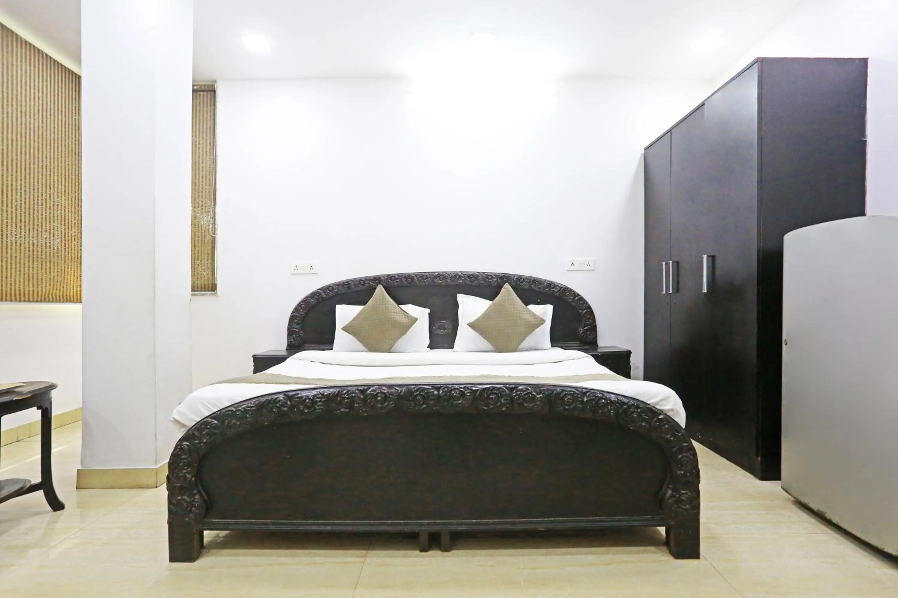 Bed in Mauryan Elite Hotel Lajpat Nager