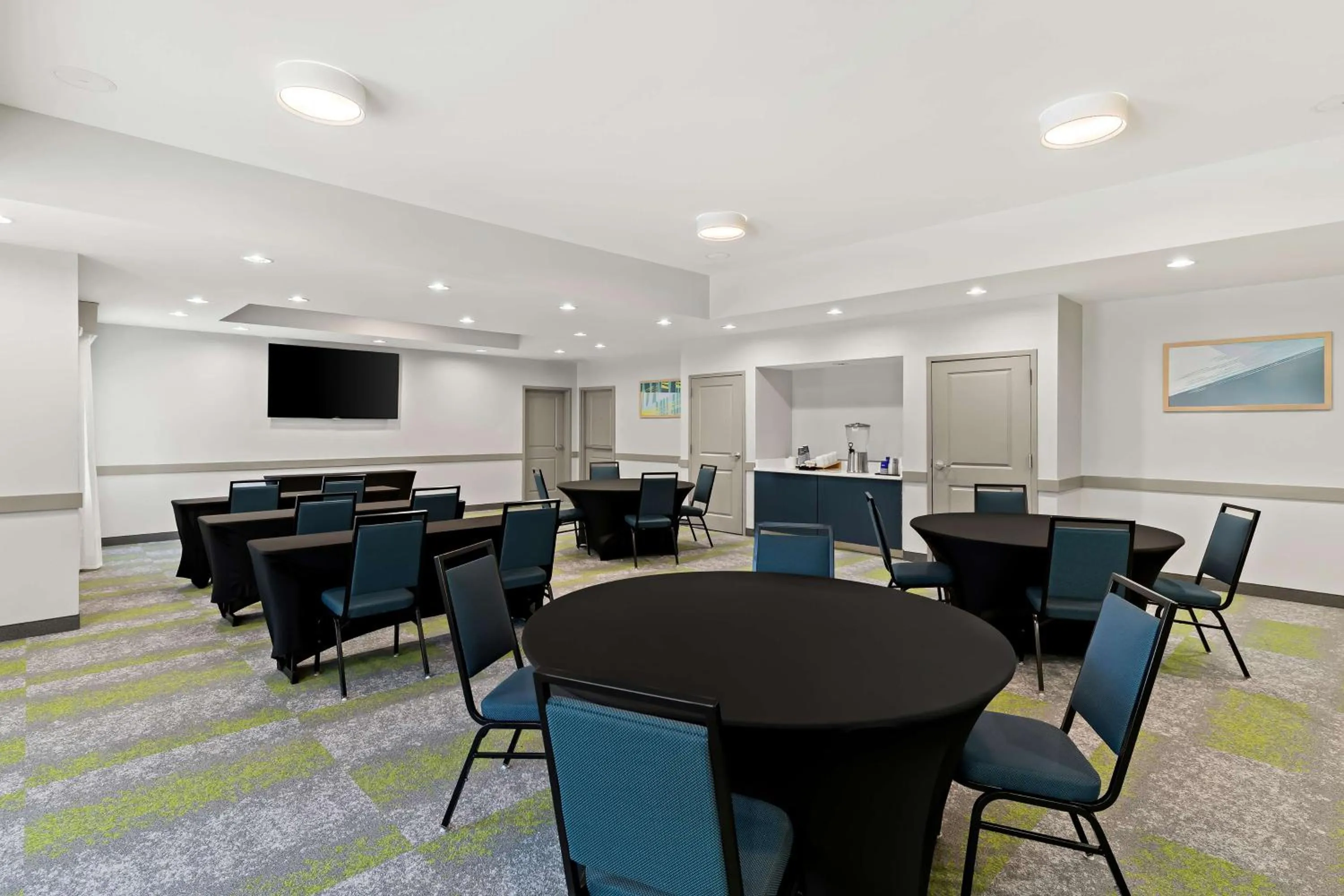 Meeting/conference room in Spark by Hilton Little Rock West