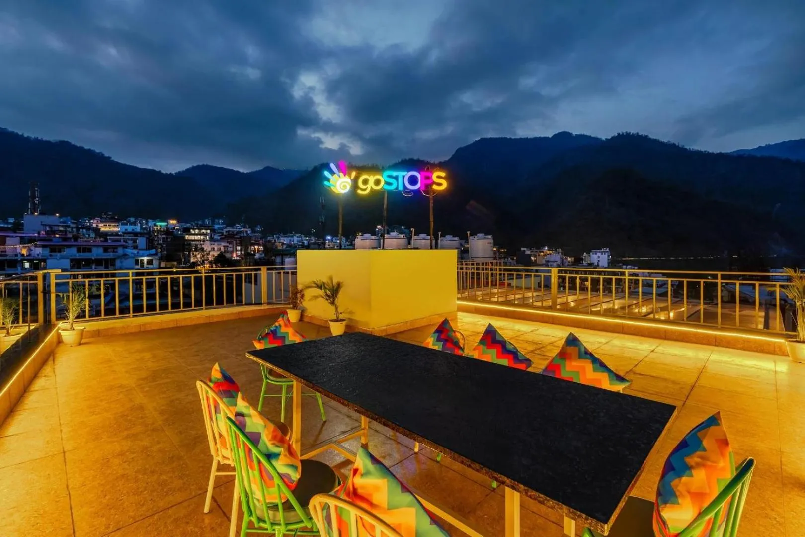 goSTOPS PLUS Rishikesh Tapovan