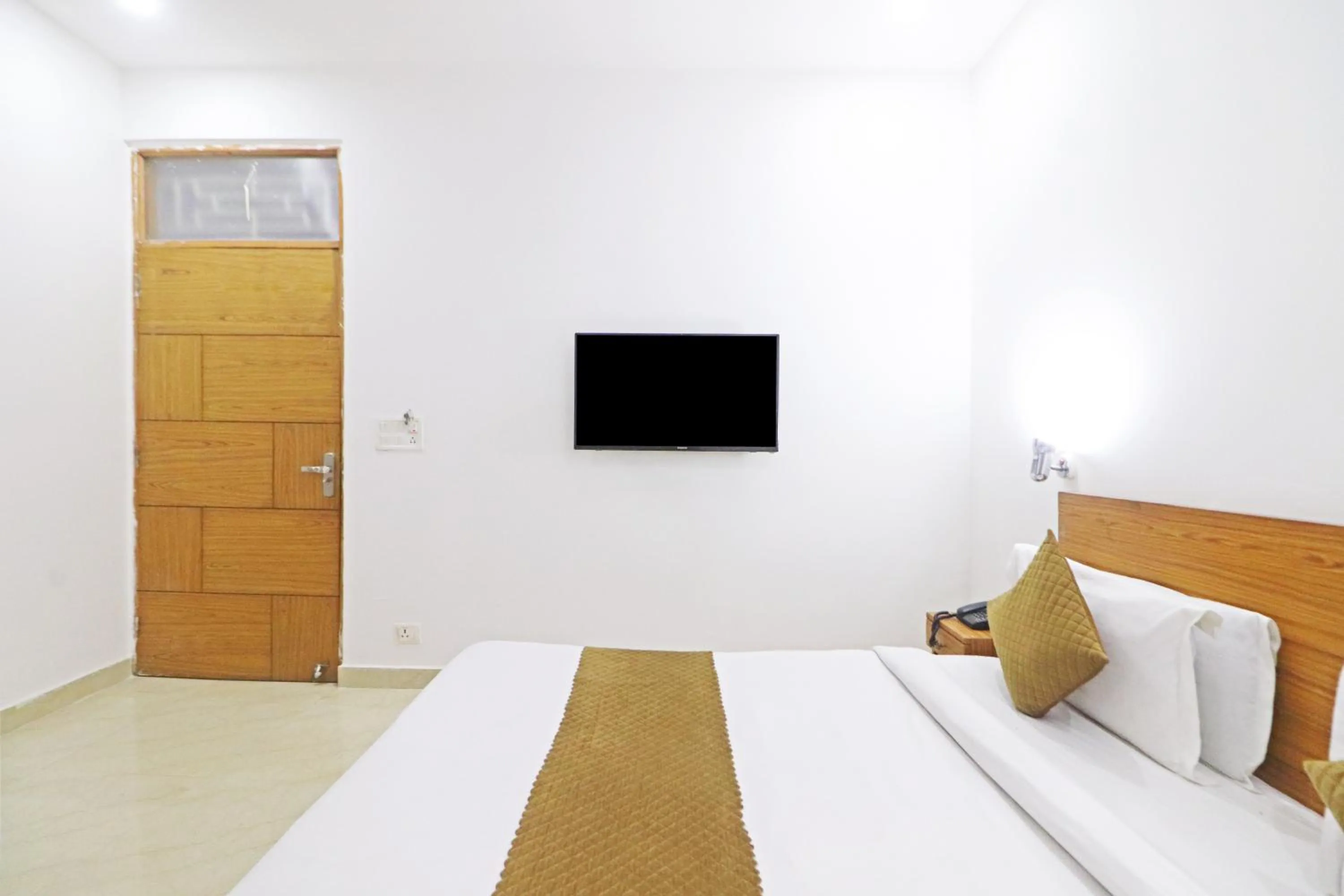 Mauryan Elite Hotel Chhatarpur Metro Station