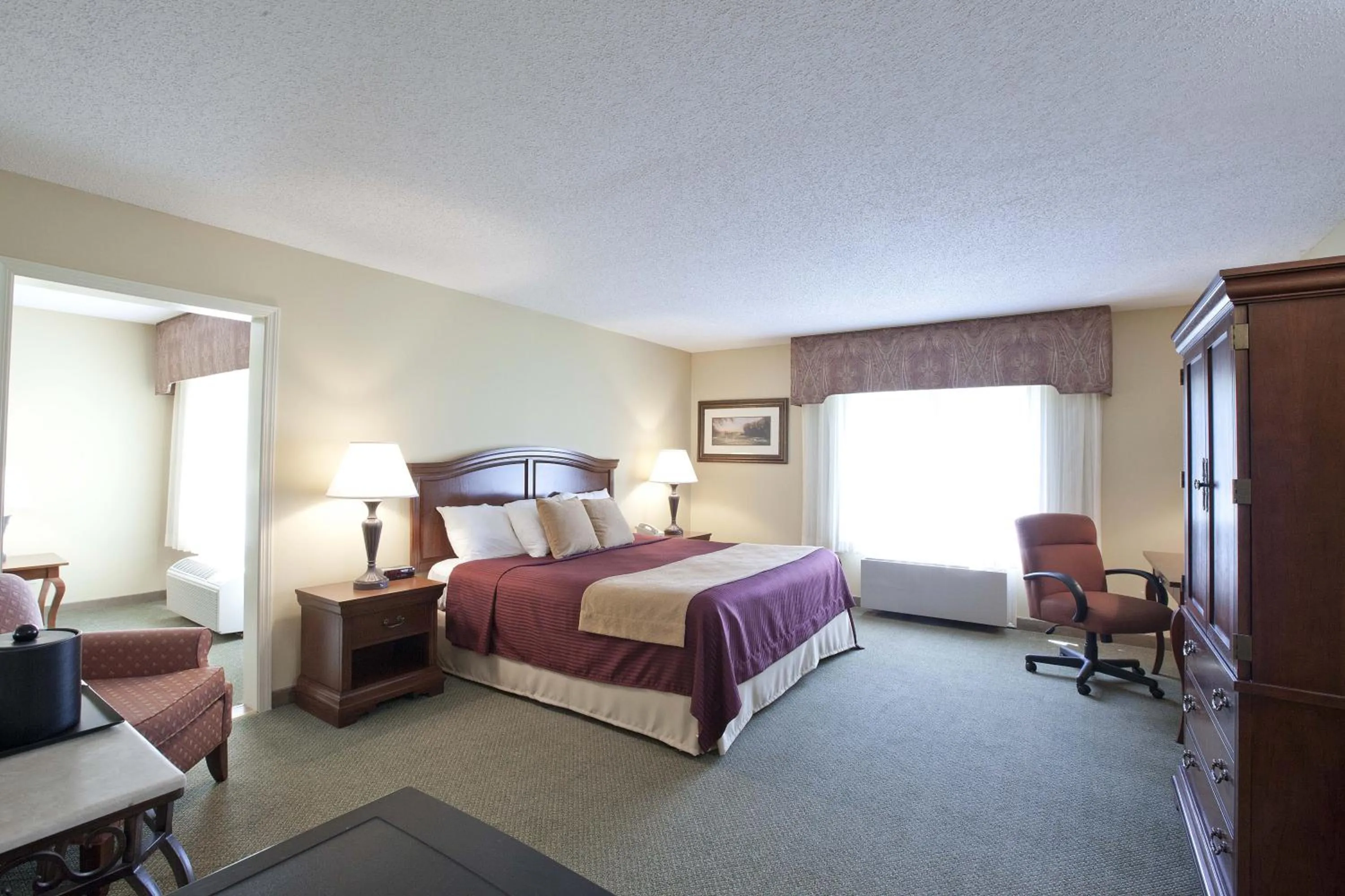 Bedroom, Bed in Swan Lake Resort