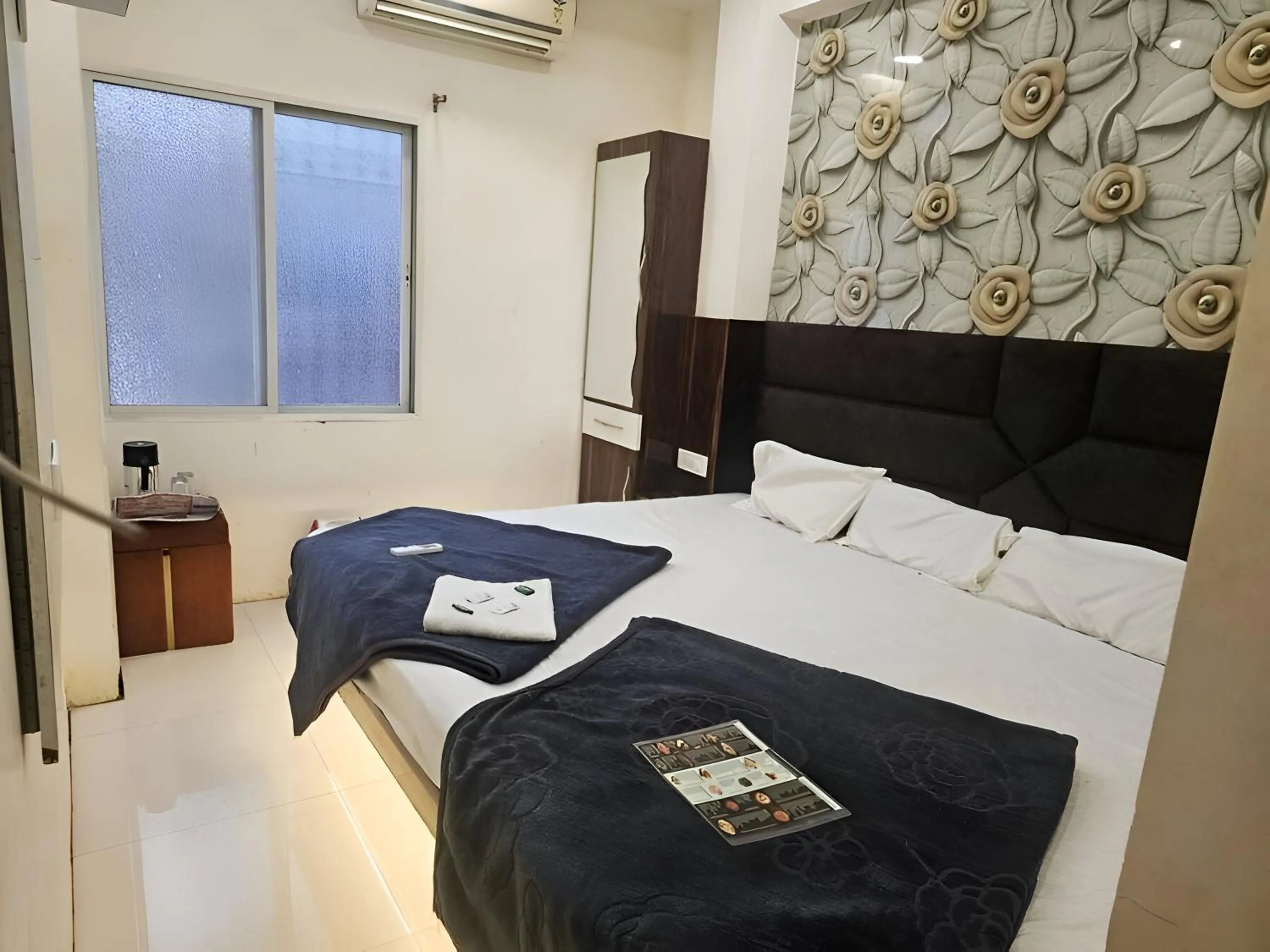 Bed in Hotel Aagman Palace - Near Mahakal Temple