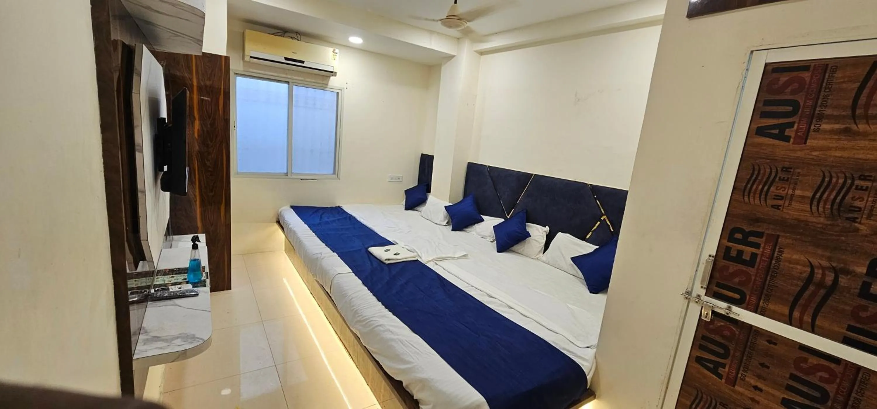 View (from property/room), Bed in Hotel Aagman Palace - Near Mahakal Temple