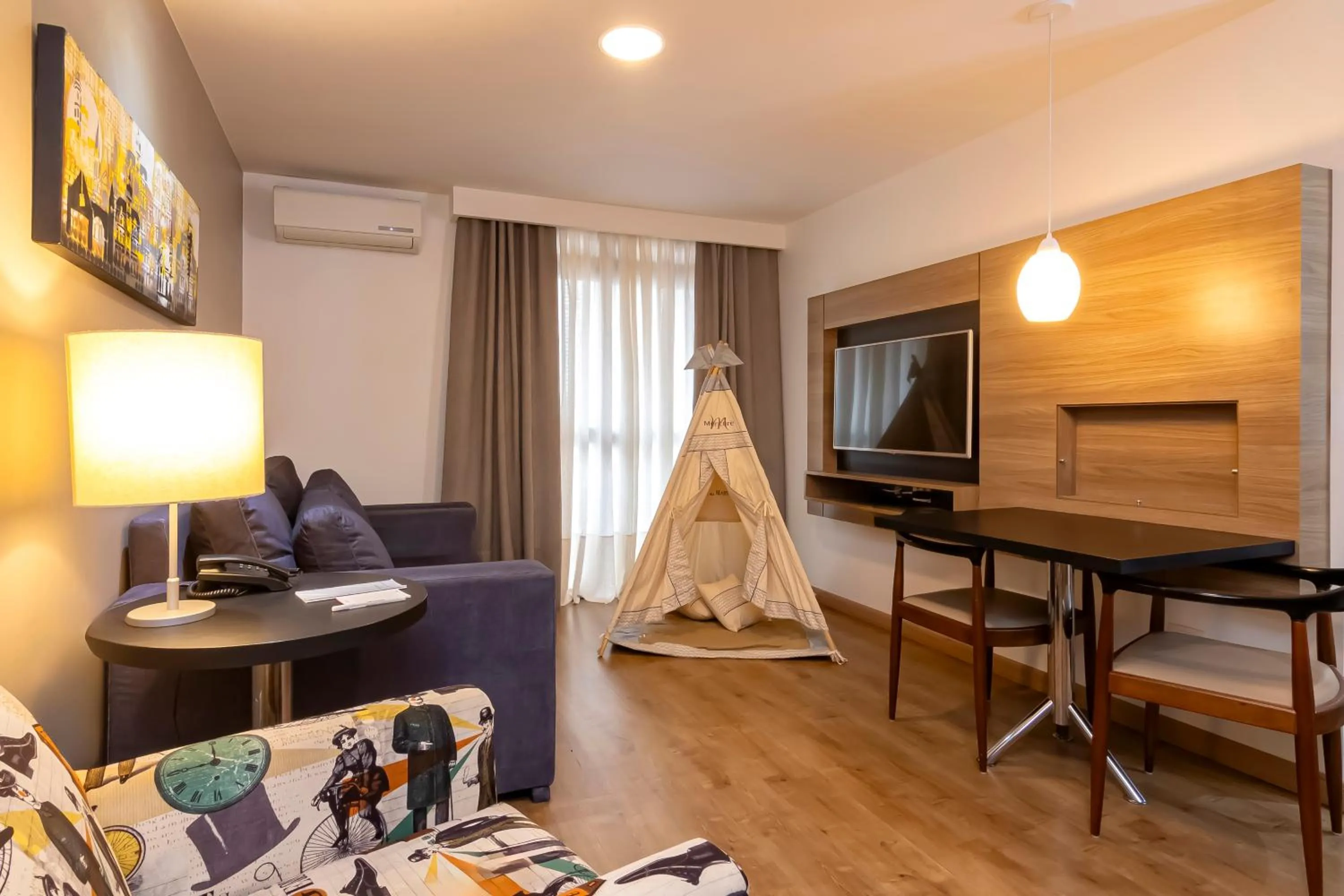 Kitchen or kitchenette in Mercure Curitiba 7 de Setembro