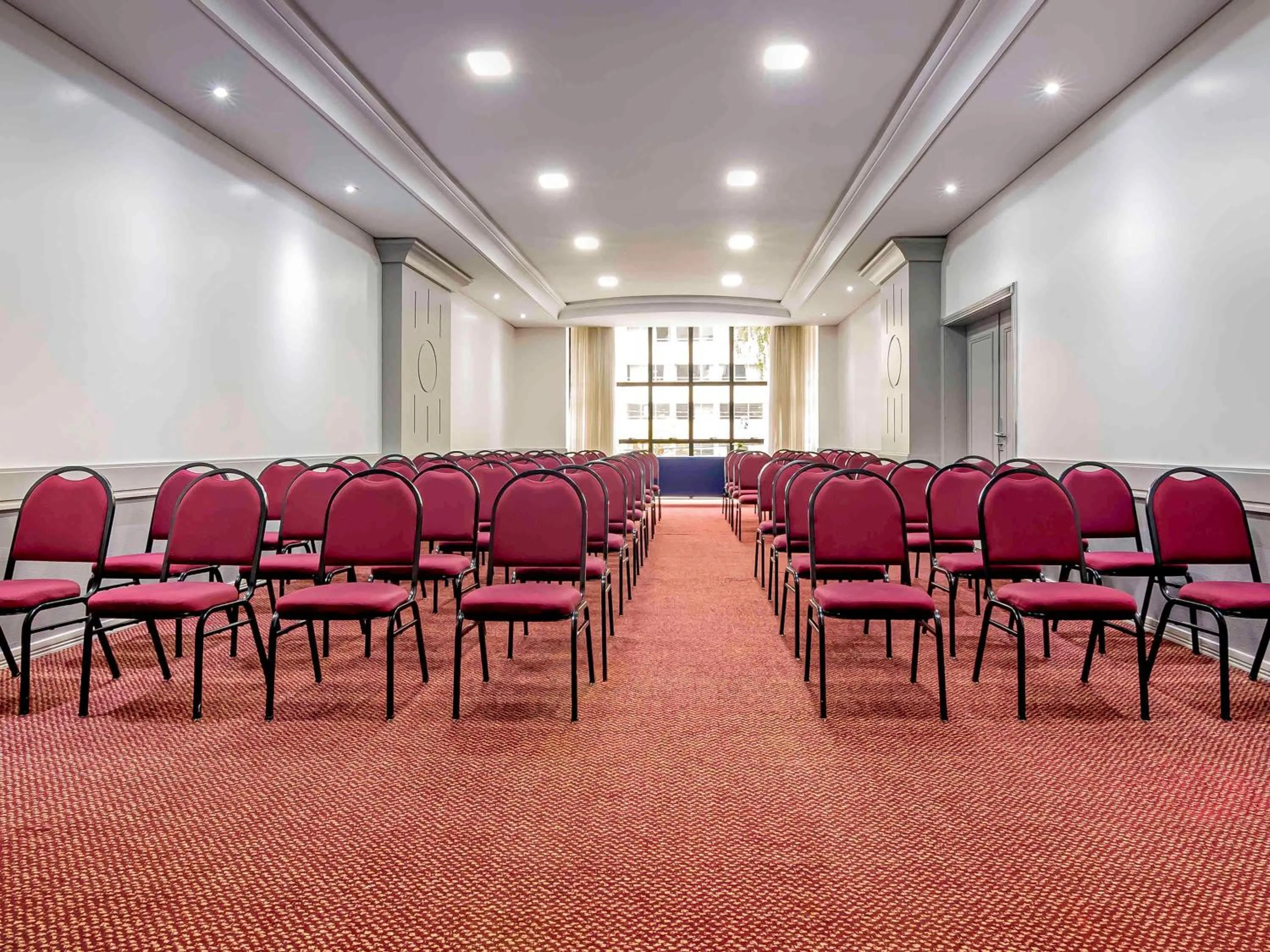 Meeting/conference room in Mercure Curitiba 7 de Setembro