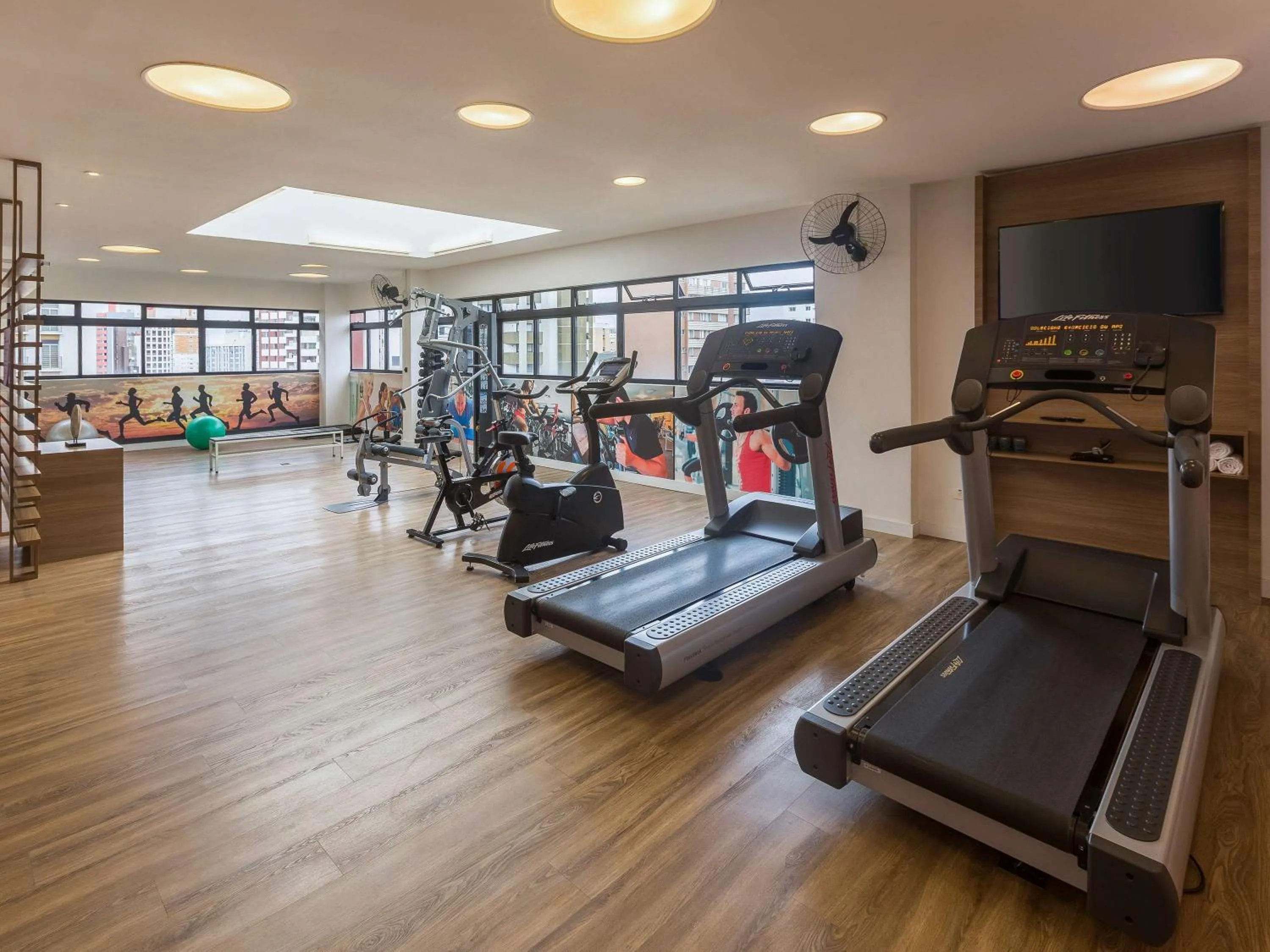 Fitness centre/facilities in Mercure Curitiba 7 de Setembro