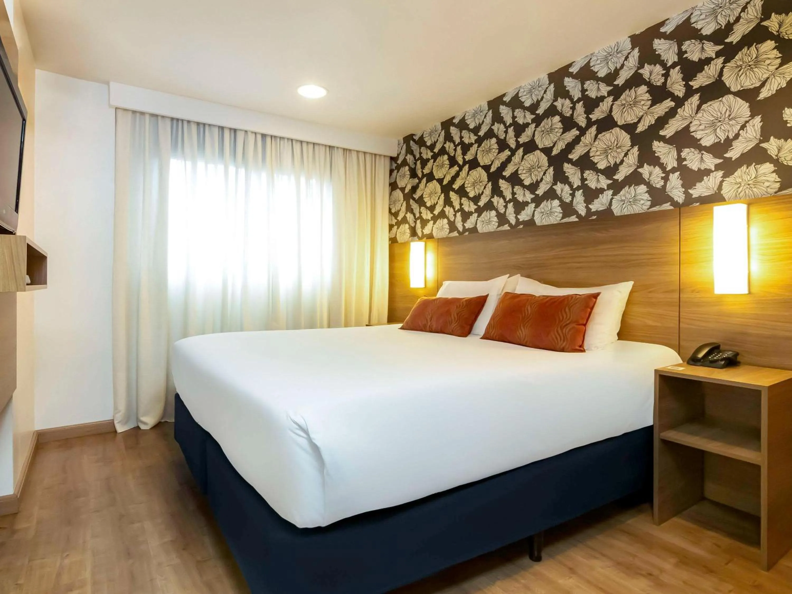 Bedroom, Bed in Mercure Curitiba 7 de Setembro