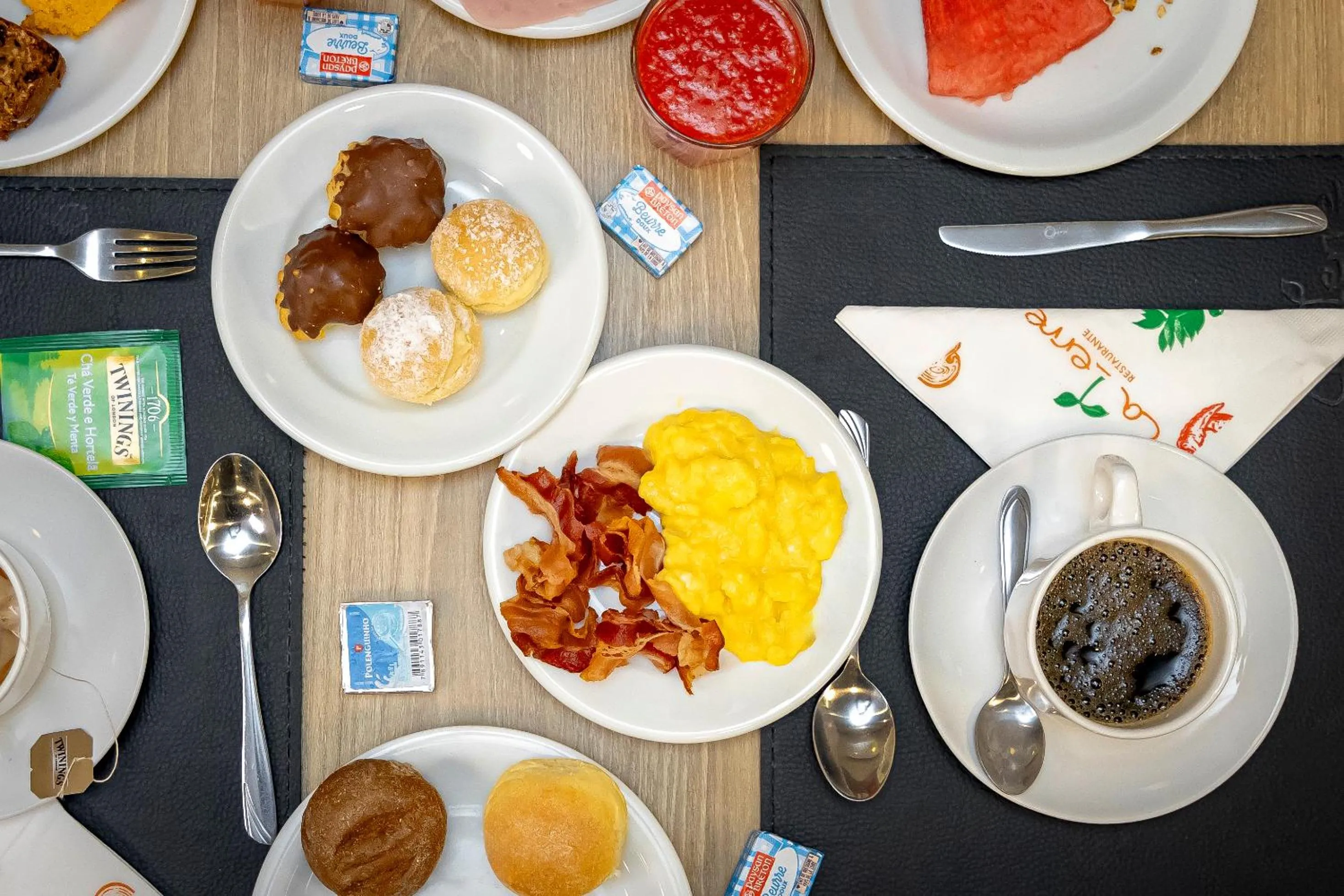 Breakfast in Mercure Curitiba 7 de Setembro