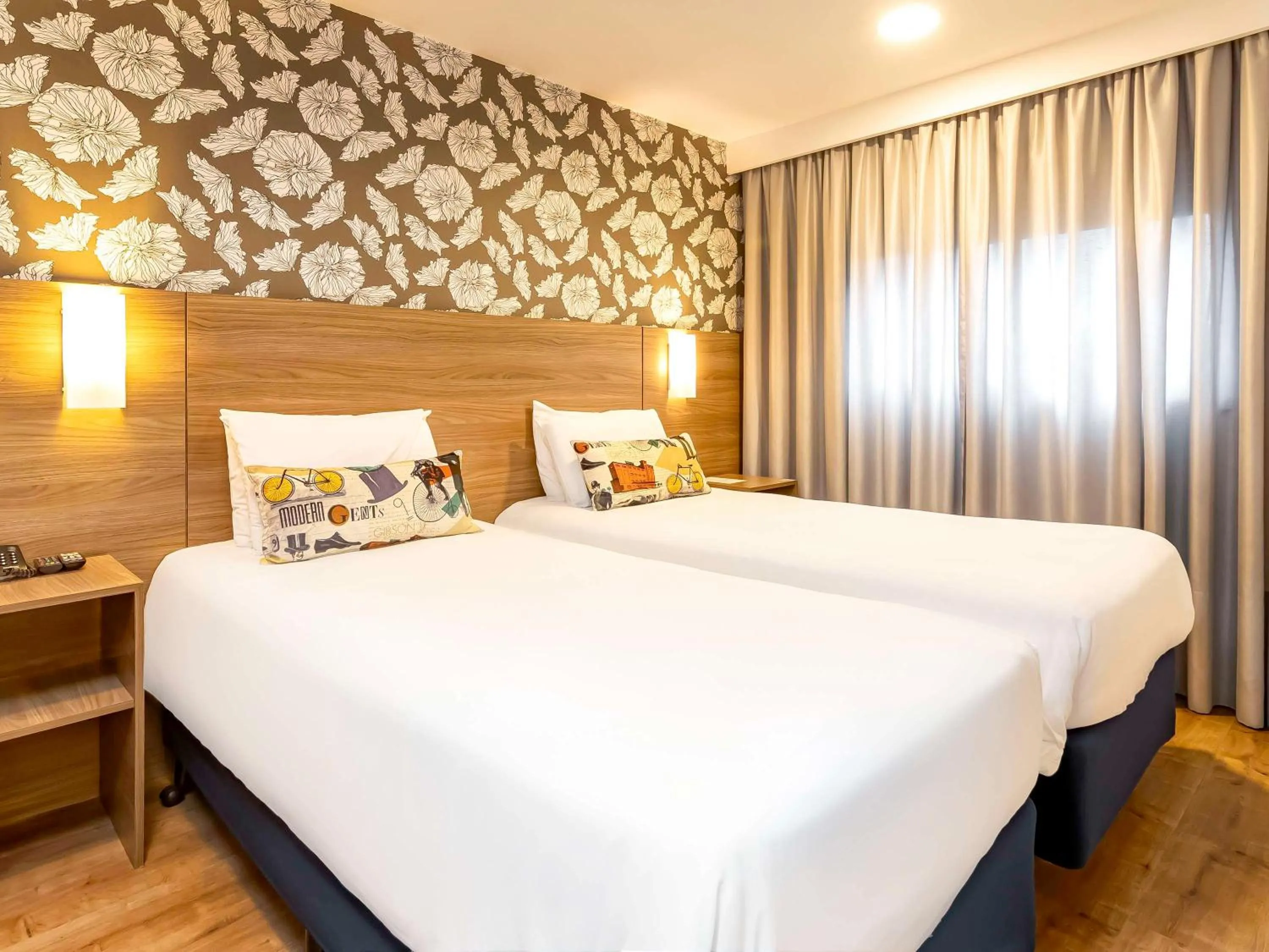 Bedroom, Bed in Mercure Curitiba 7 de Setembro