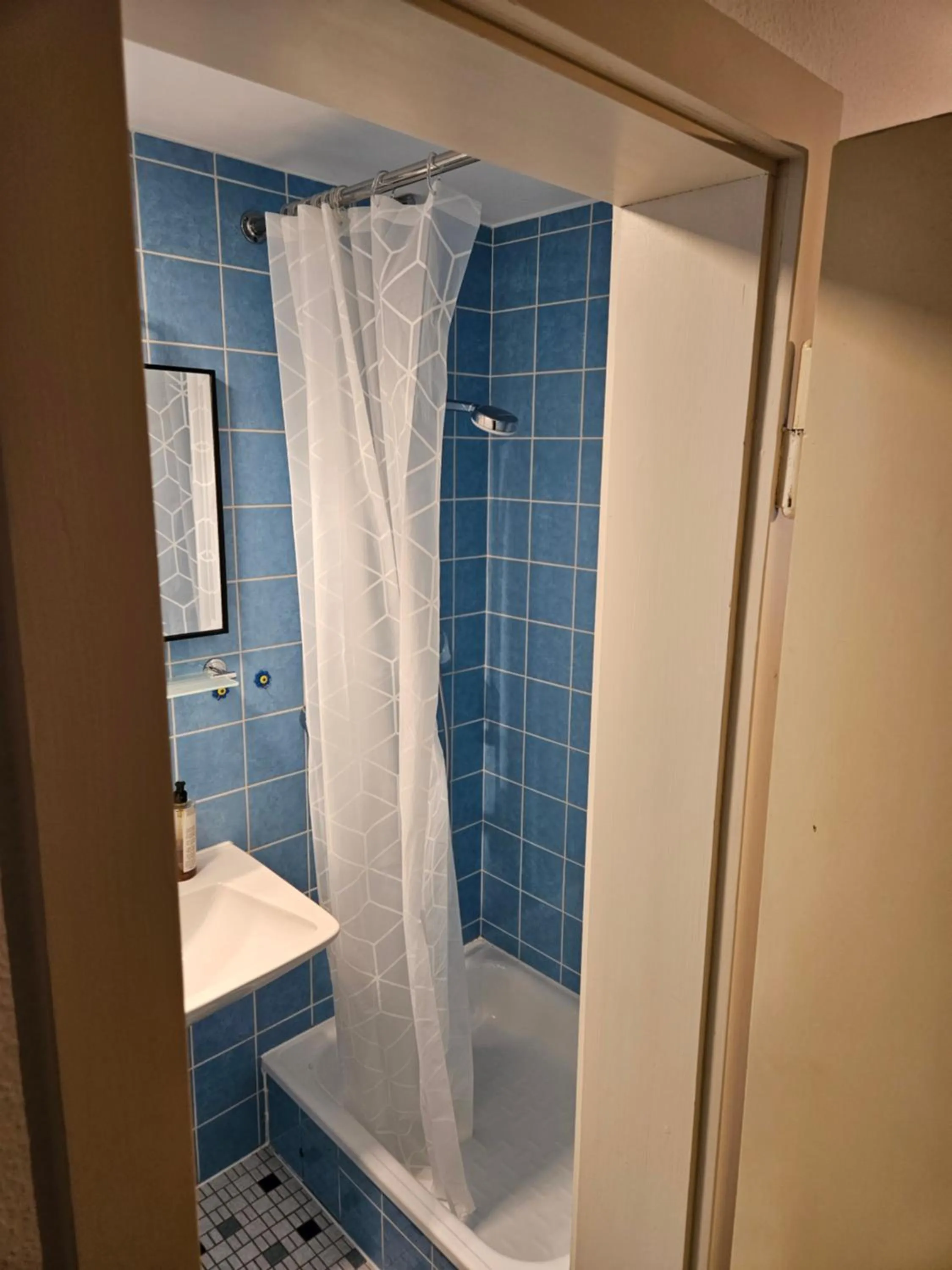 Shower in Übernachten im Café Restaurant Vedder