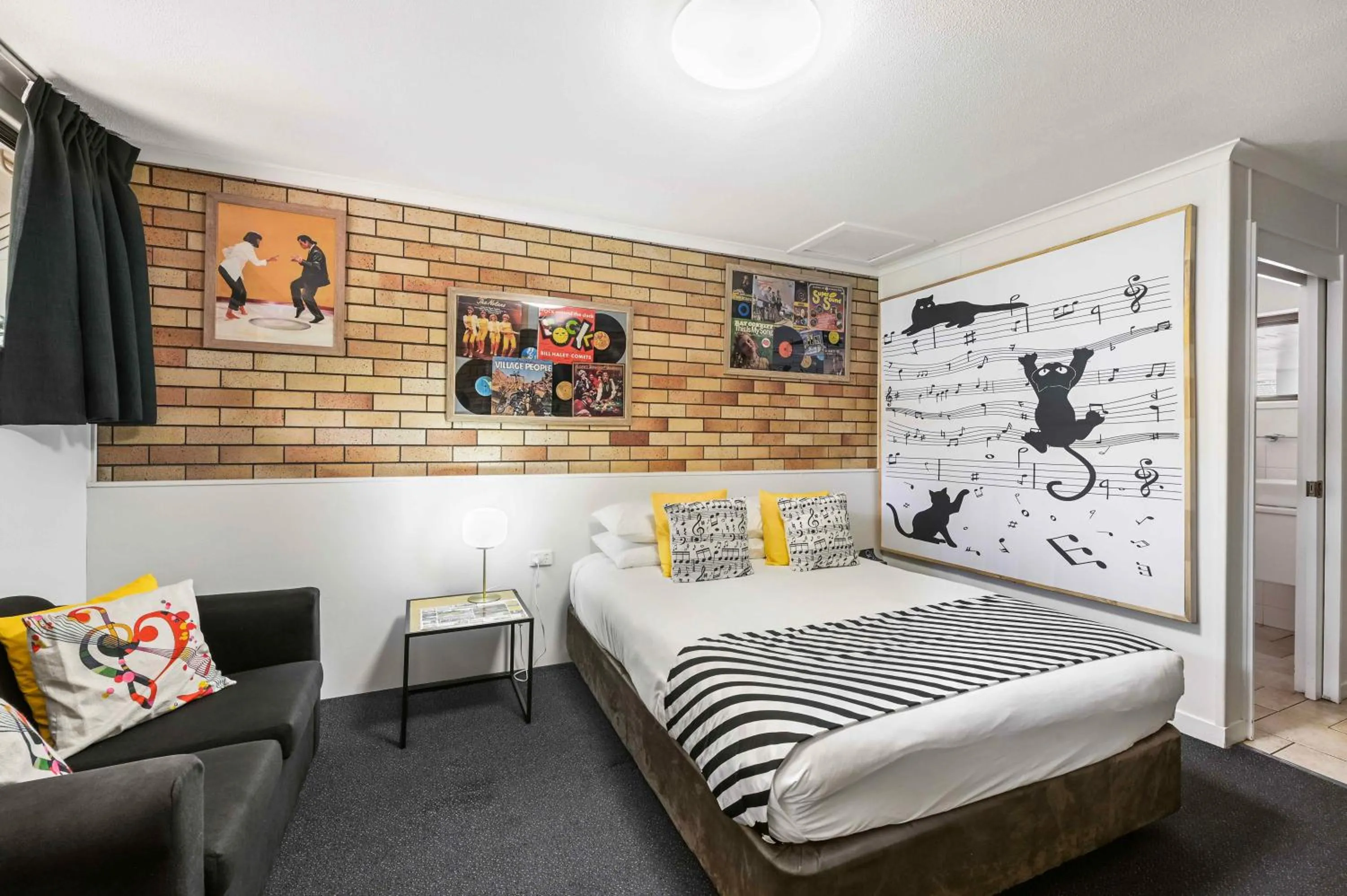 Bed in Motel Glenworth