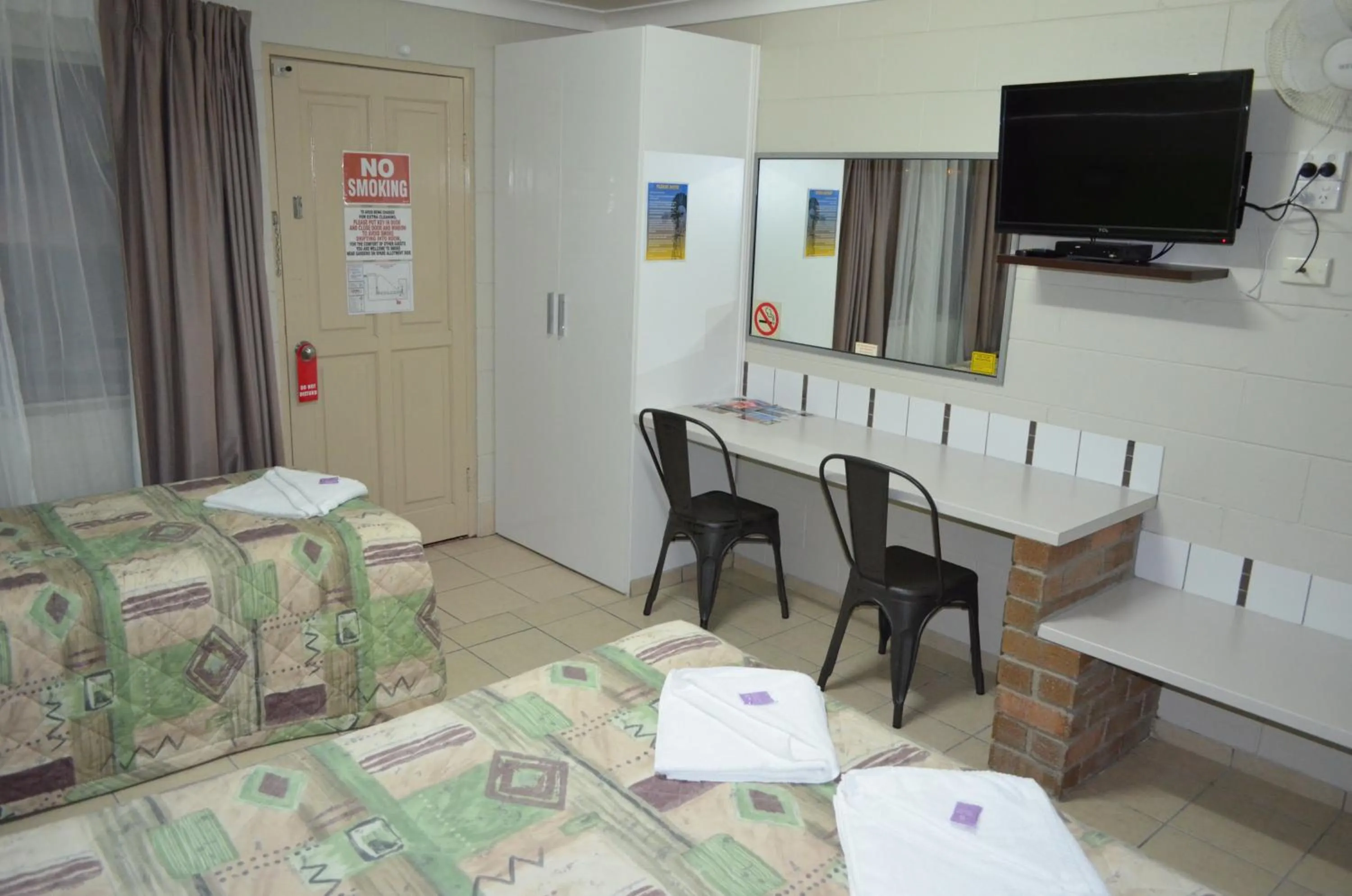 Bedroom, Bed in Welcome Home Motel Rockhampton