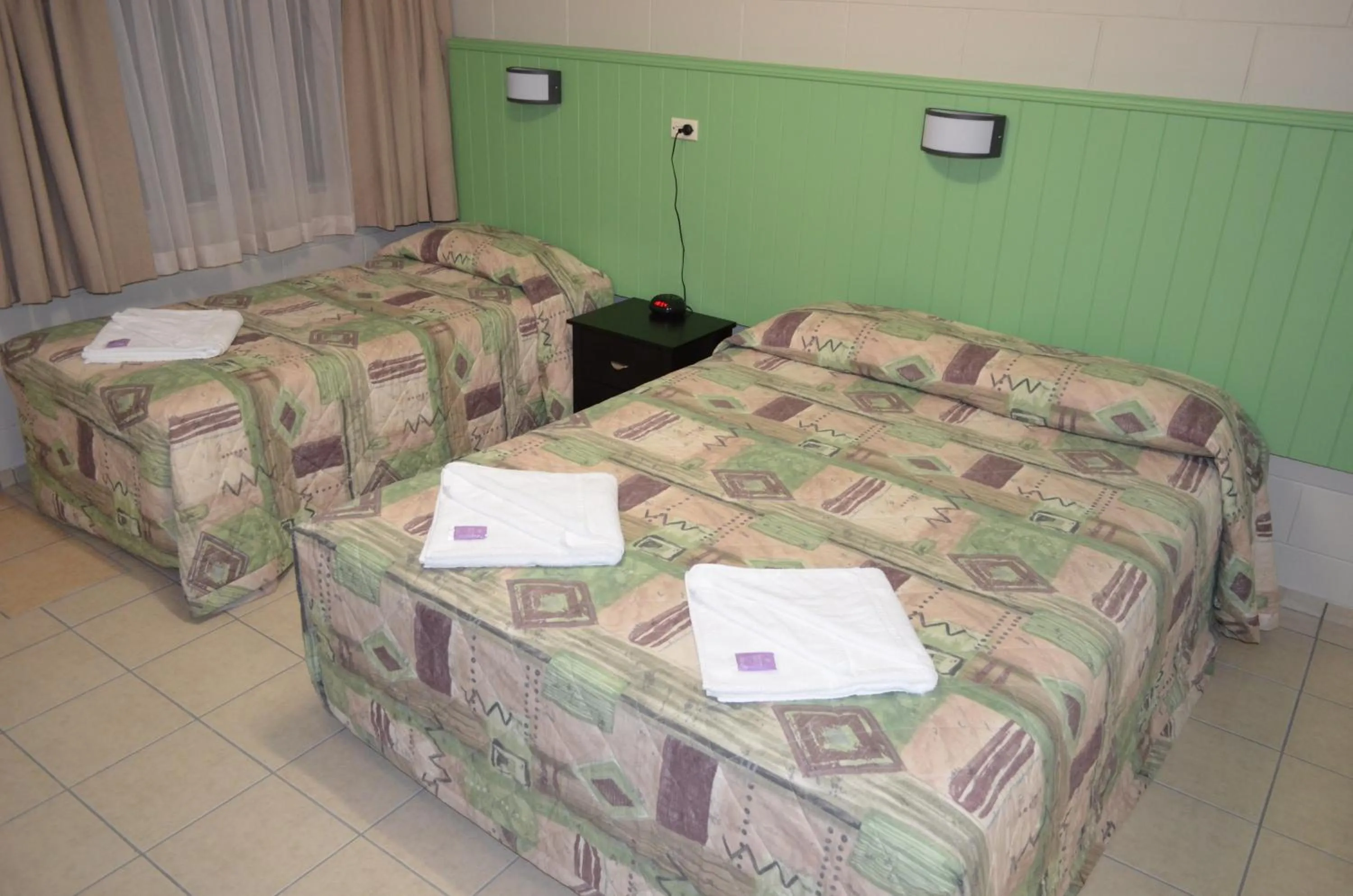 Bedroom, Bed in Welcome Home Motel Rockhampton