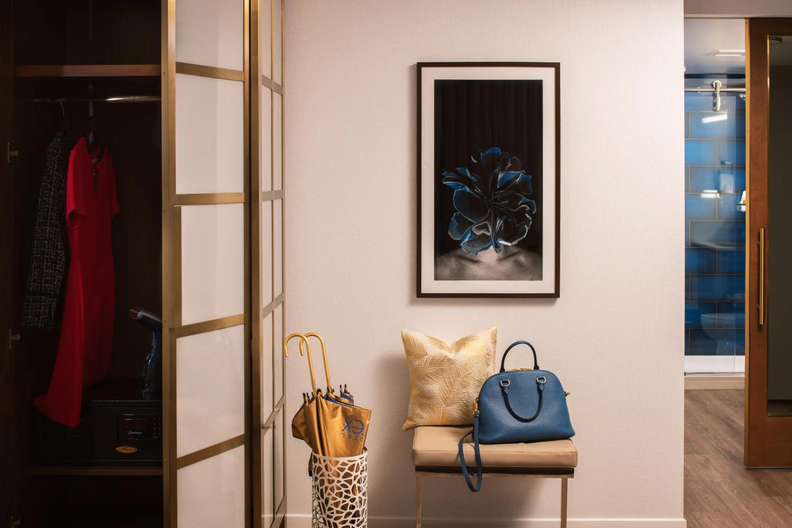 Bedroom in Le Meridien Essex Chicago