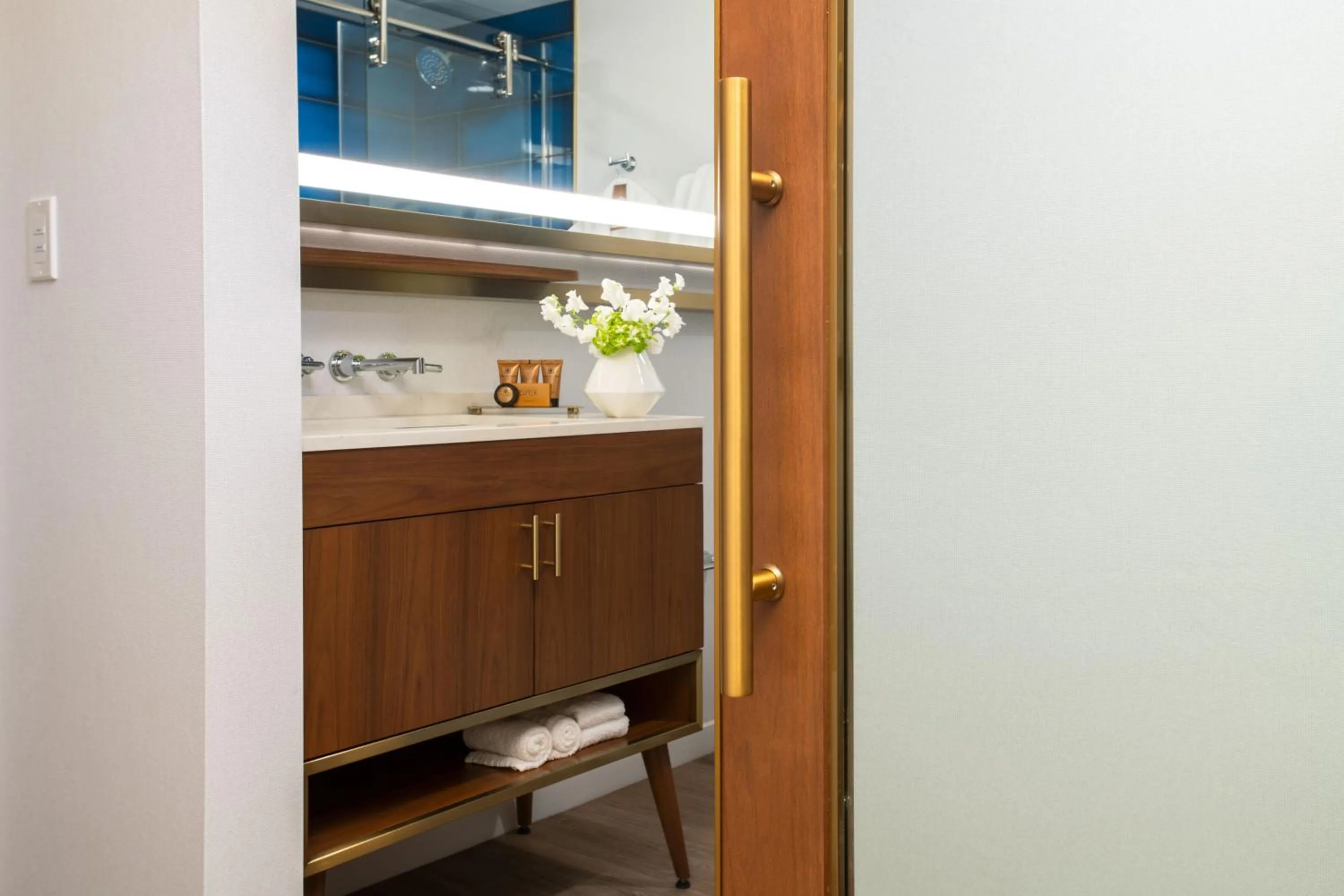 Bathroom in Le Meridien Essex Chicago