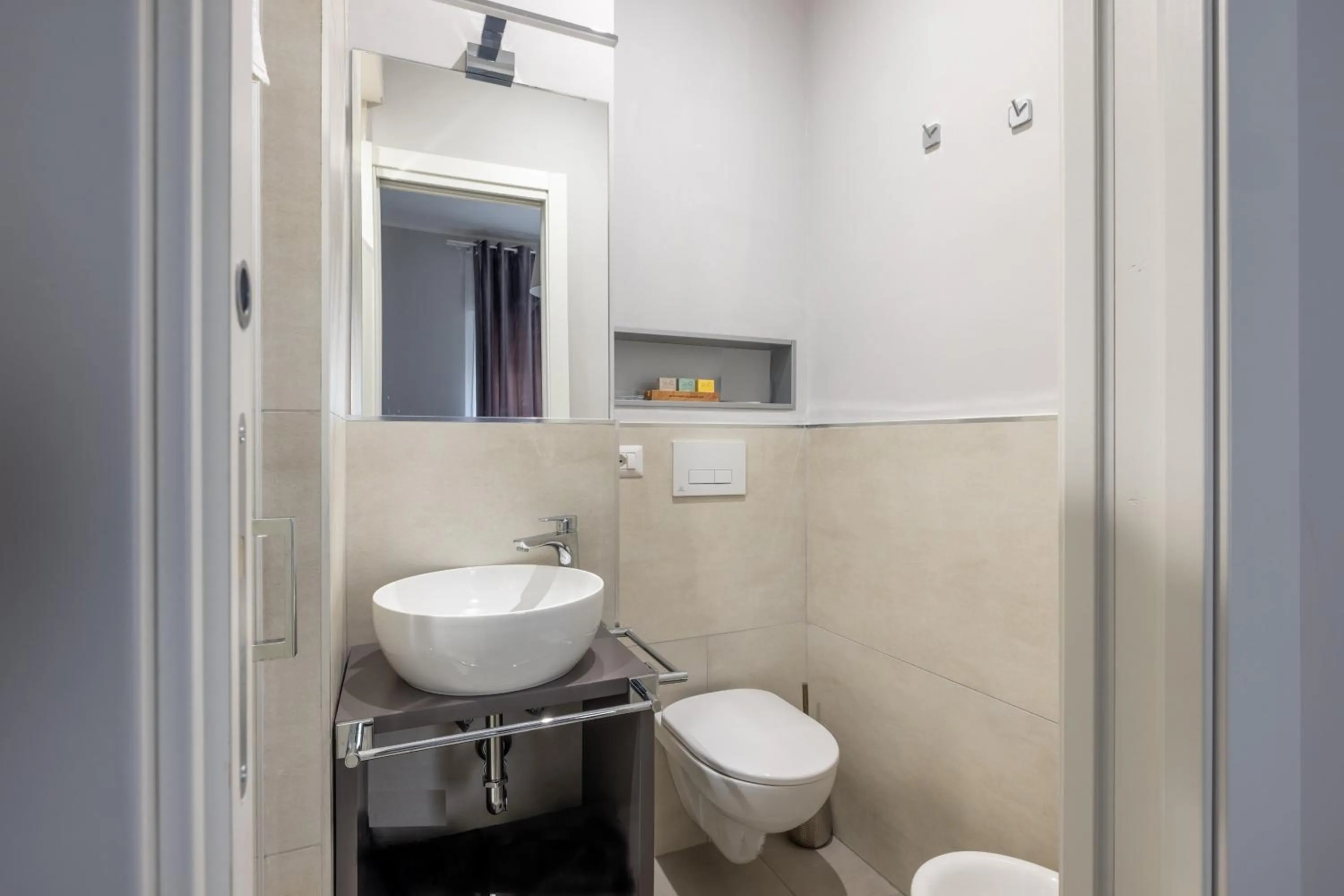 Bathroom in Belli Suites Vatican Rome Guest House