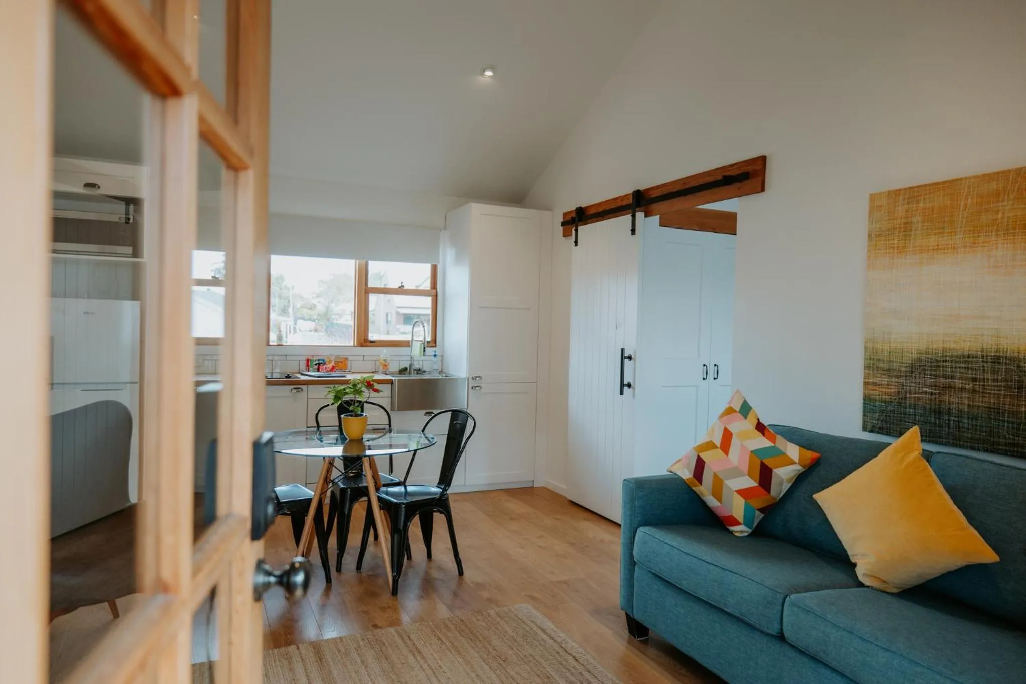 Kitchen or kitchenette in The Bronte Boutique Hotel