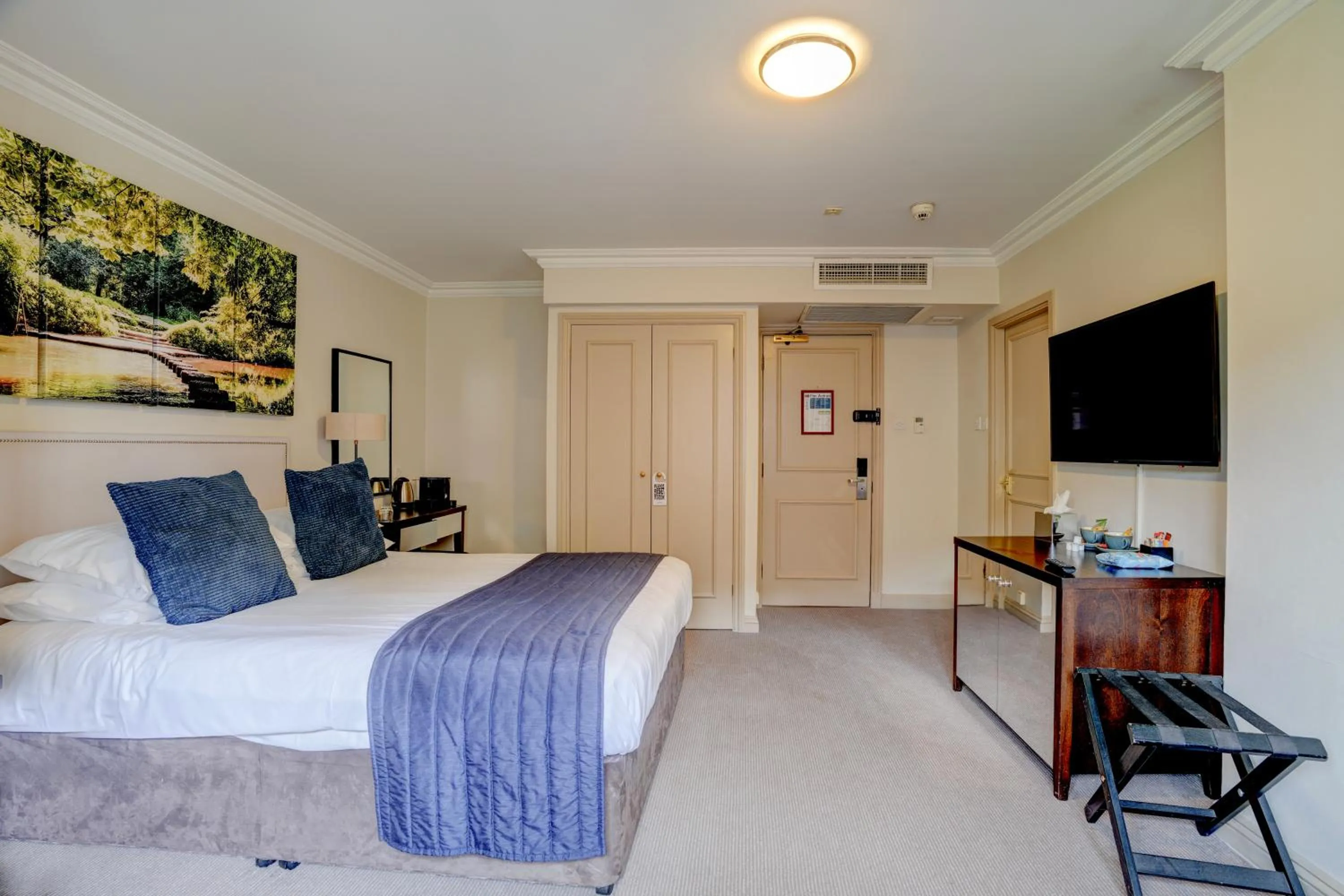 Bed in Sunday Box Hill Burford Bridge Hotel