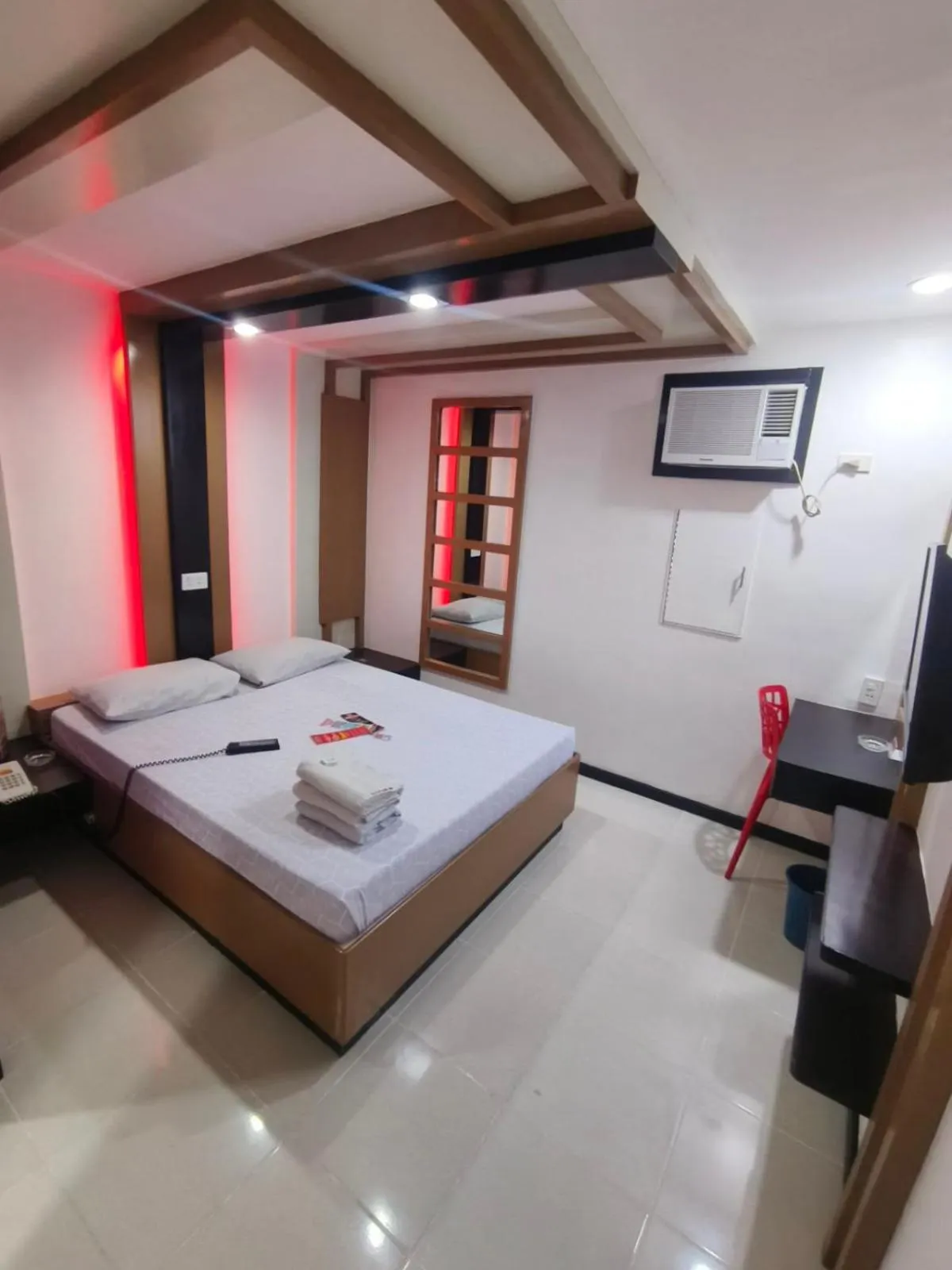 Bedroom, Bed in Hotel Sogo Naga