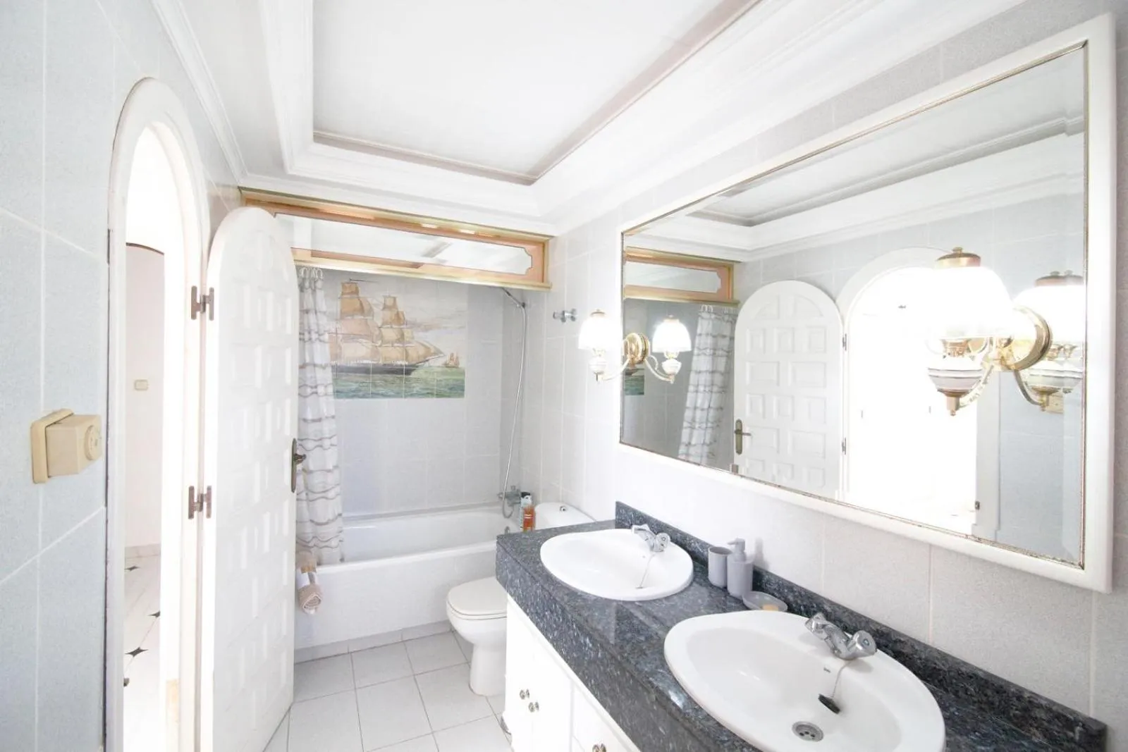 Bathroom in Ático Castillo de Mar