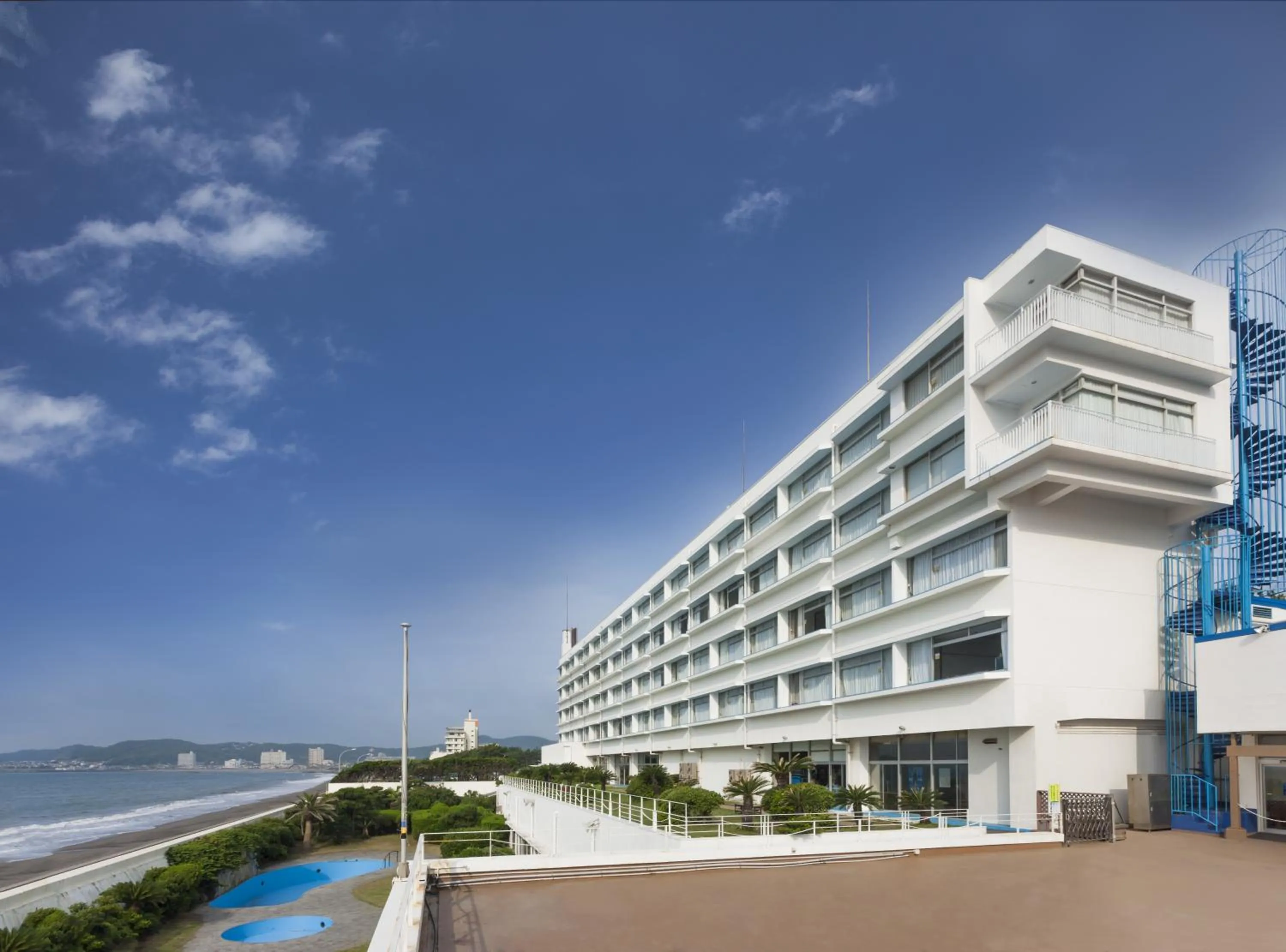 Facade/entrance in Kamogawa Sea World Hotel