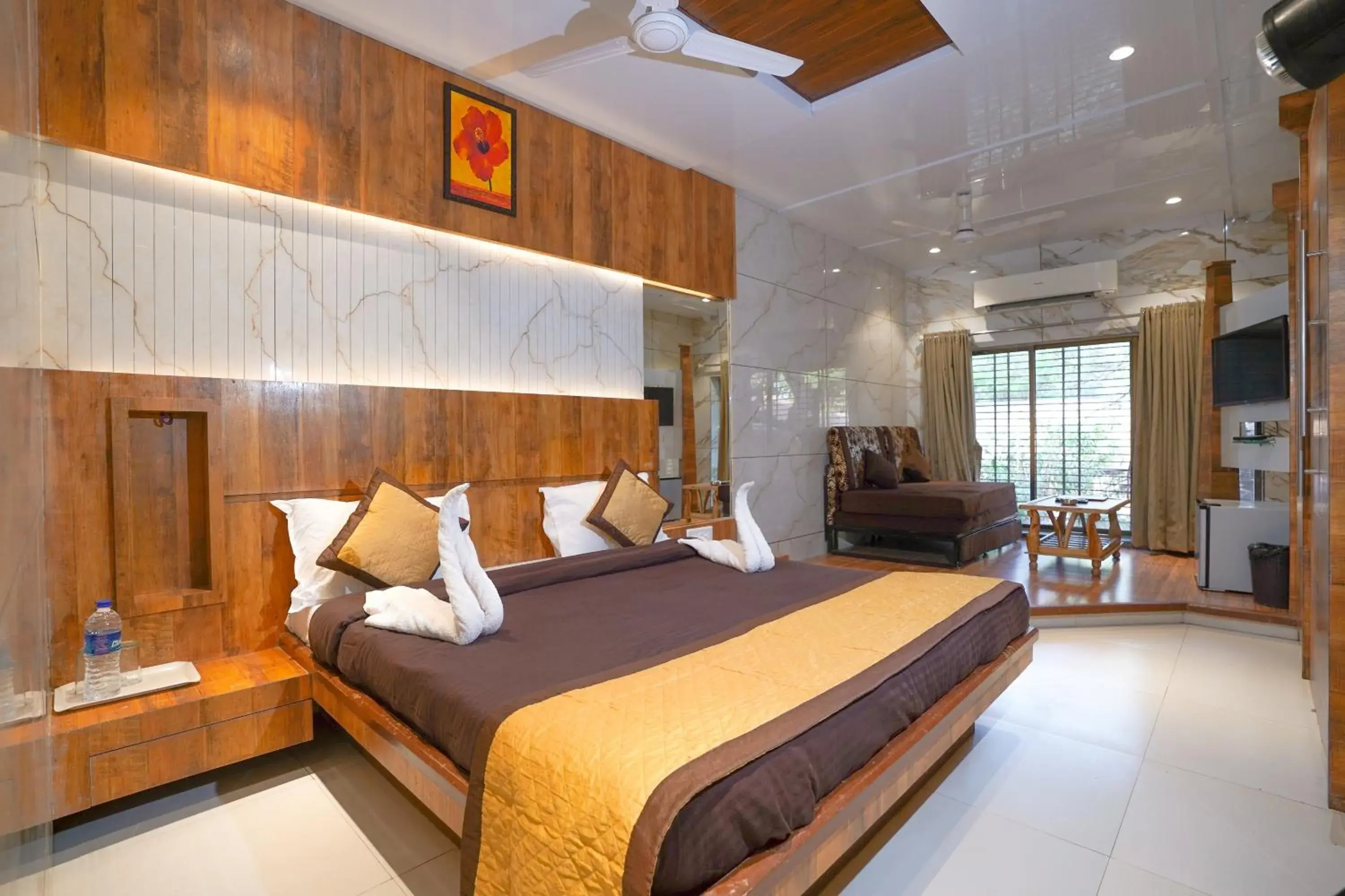 Superior Double Room in Hotel Kumar Plaza Superior Double Room in Hotel Kumar Plaza