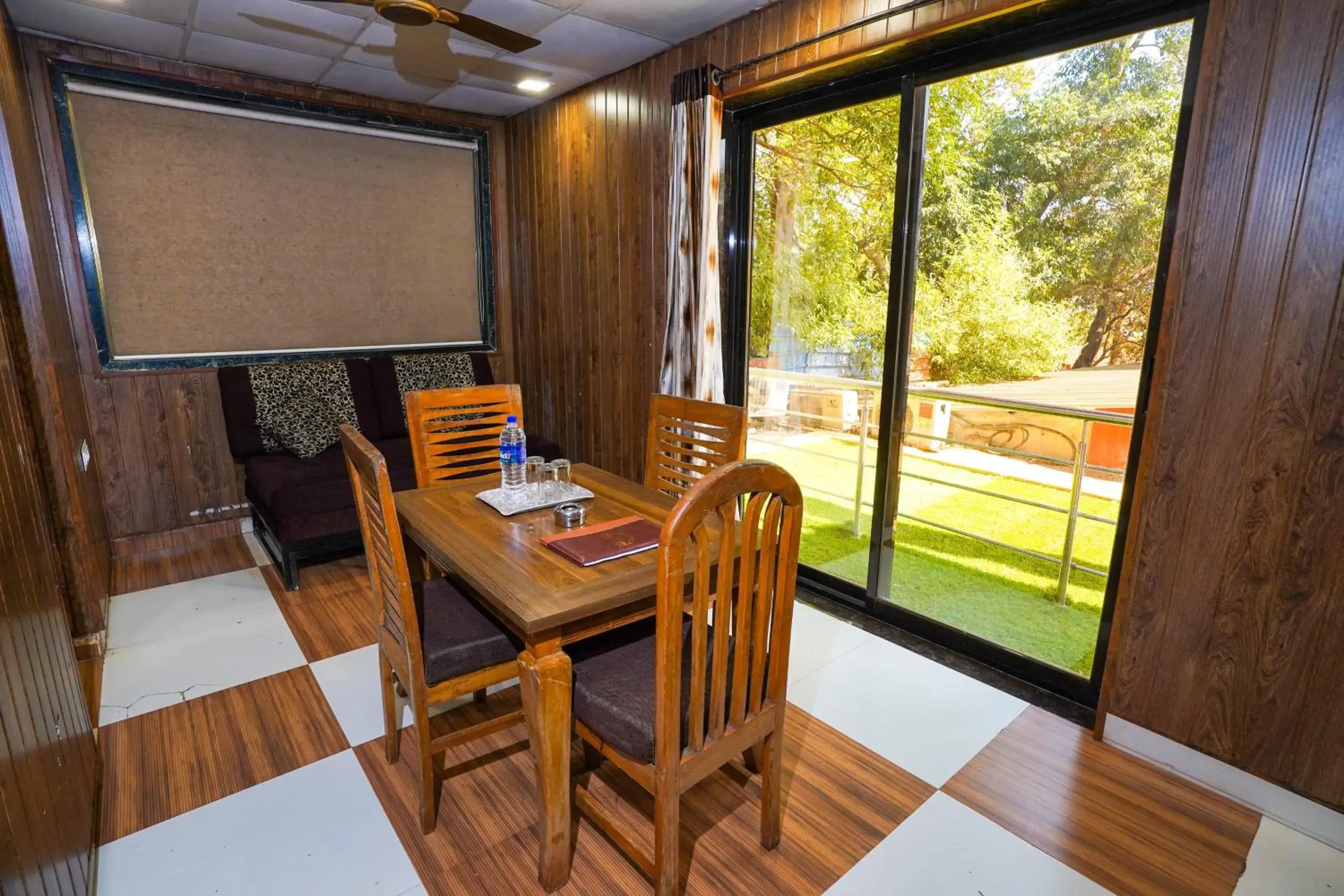 Suite with Balcony in Hotel Kumar Plaza Suite with Balcony in Hotel Kumar Plaza